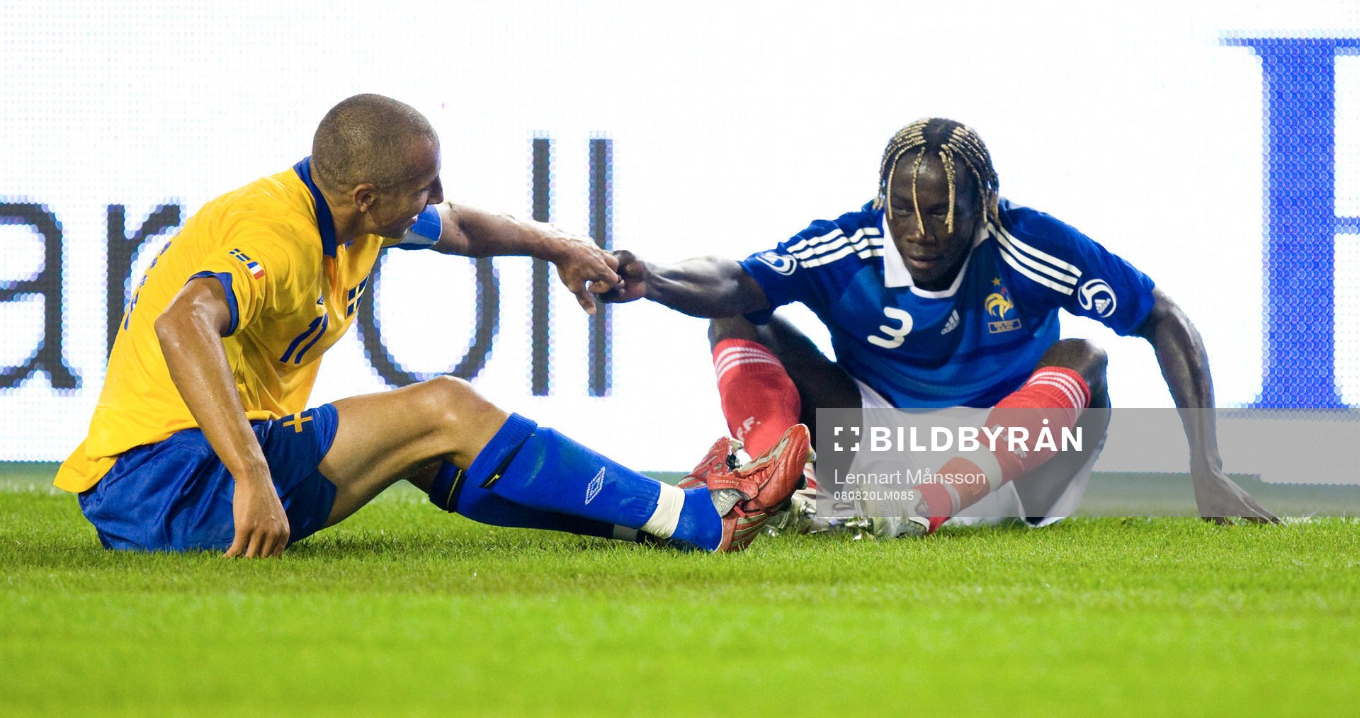  Fair play, Henrik Larsson och Bakary Sagna.