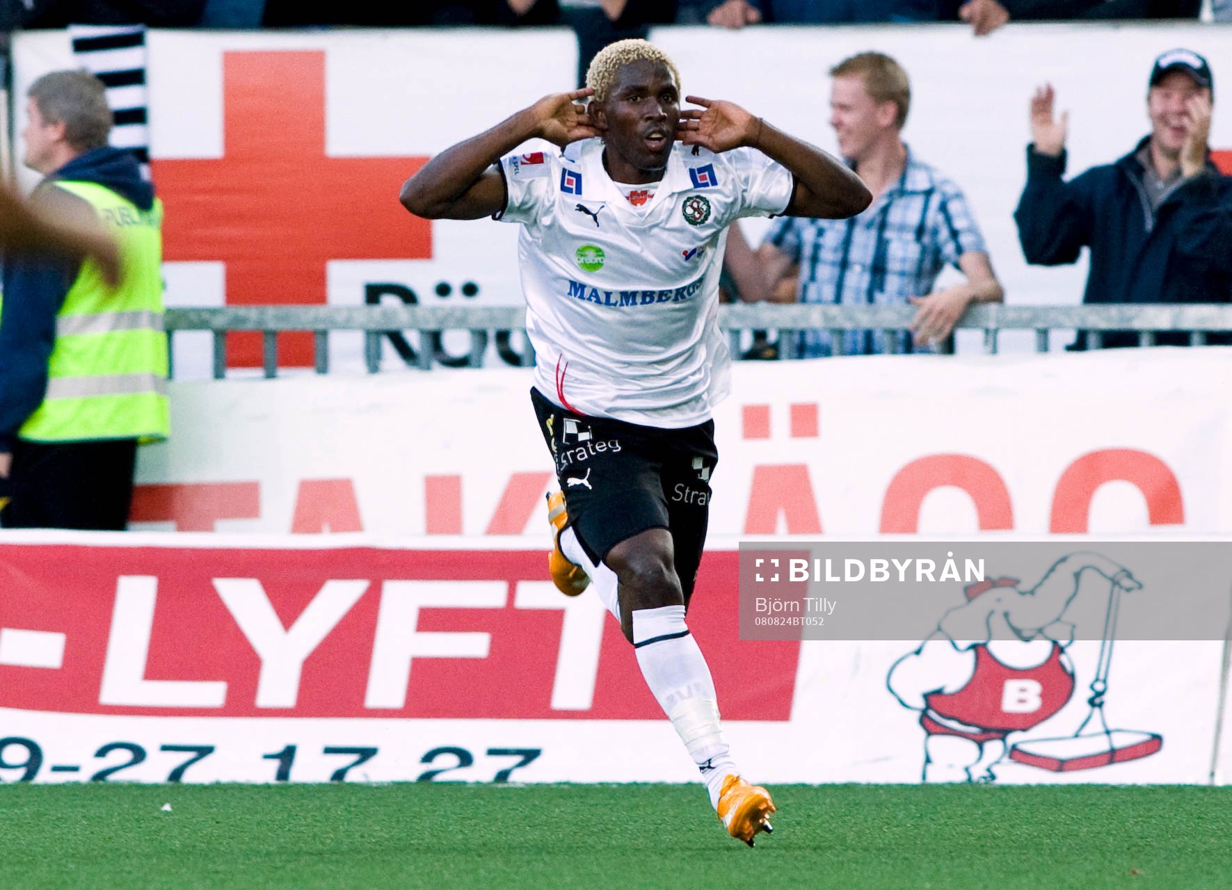  Eric Magloire Bassombeng, Örebro, jubel.