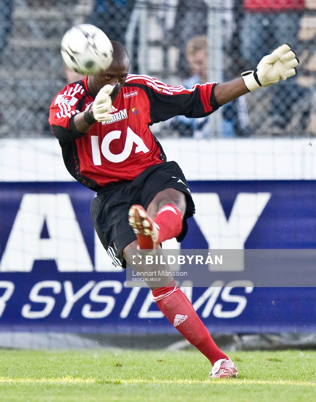 Pa Dembo Touray, målvakt