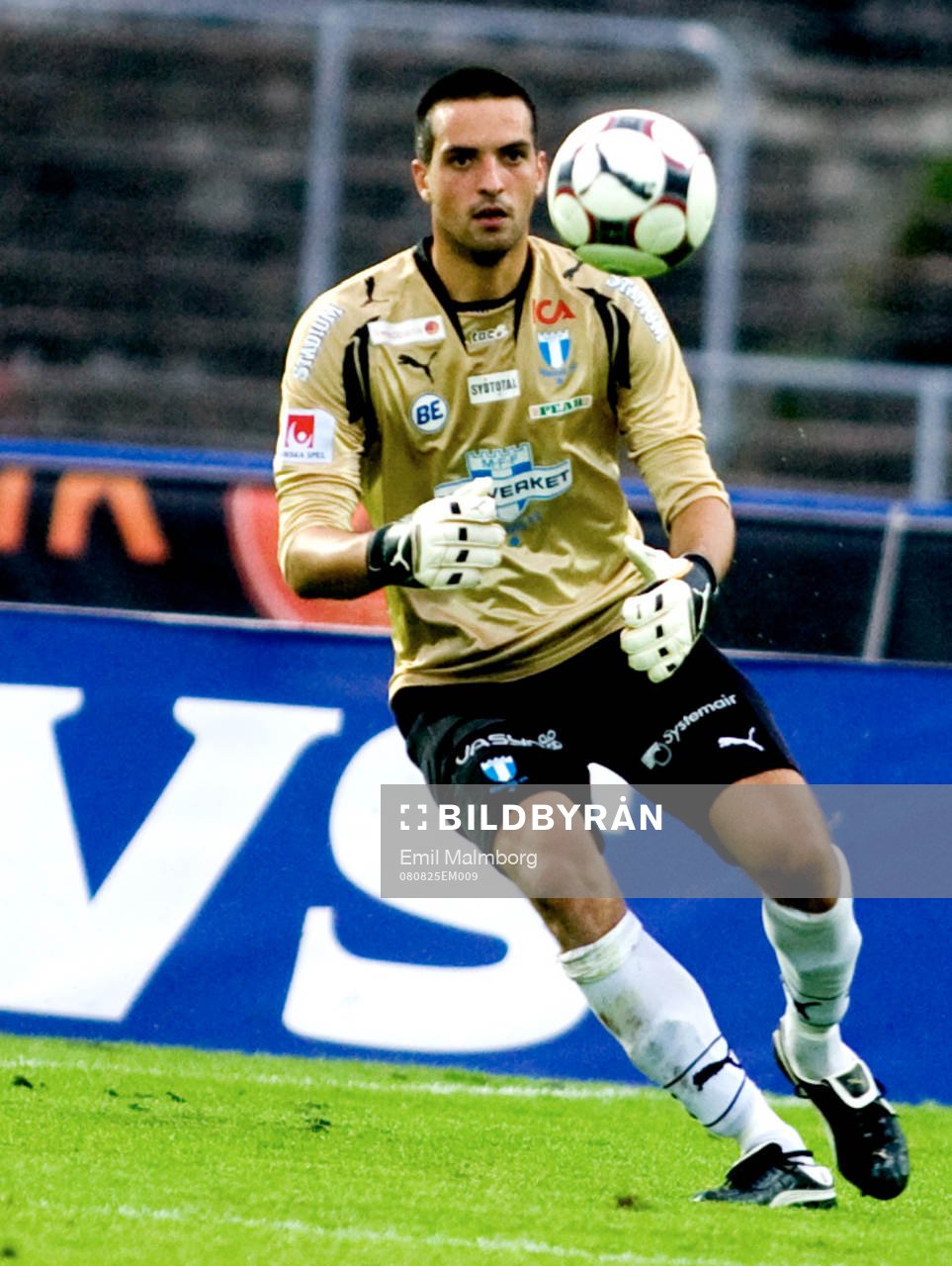 Dusan Melicharek,  målvakt