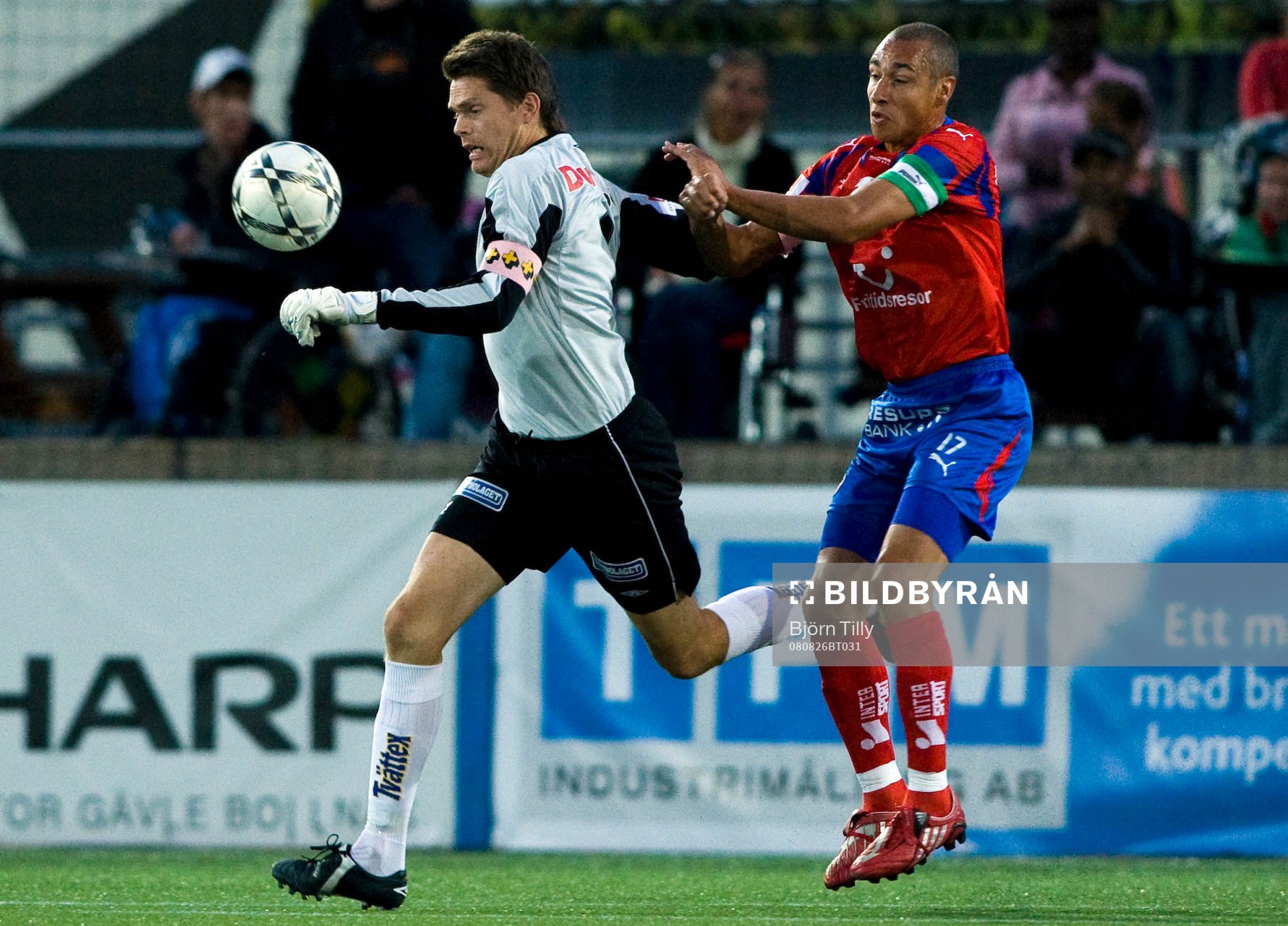 Mattias Hugosson, målvakt, Gefle och Henrik Larsson,