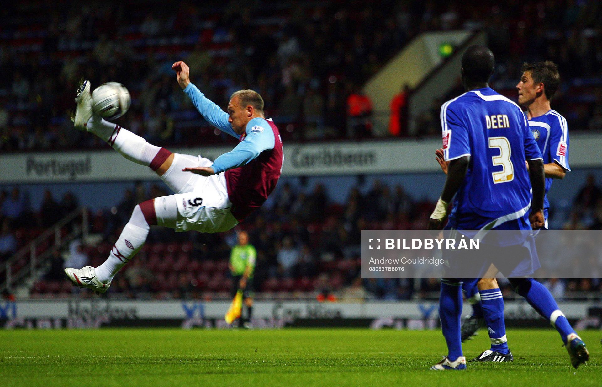Dean Ashton, West Ham, cykelspark