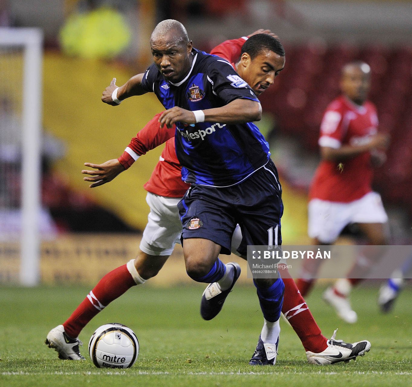  El Hadji Diouf och Julian Bennett.