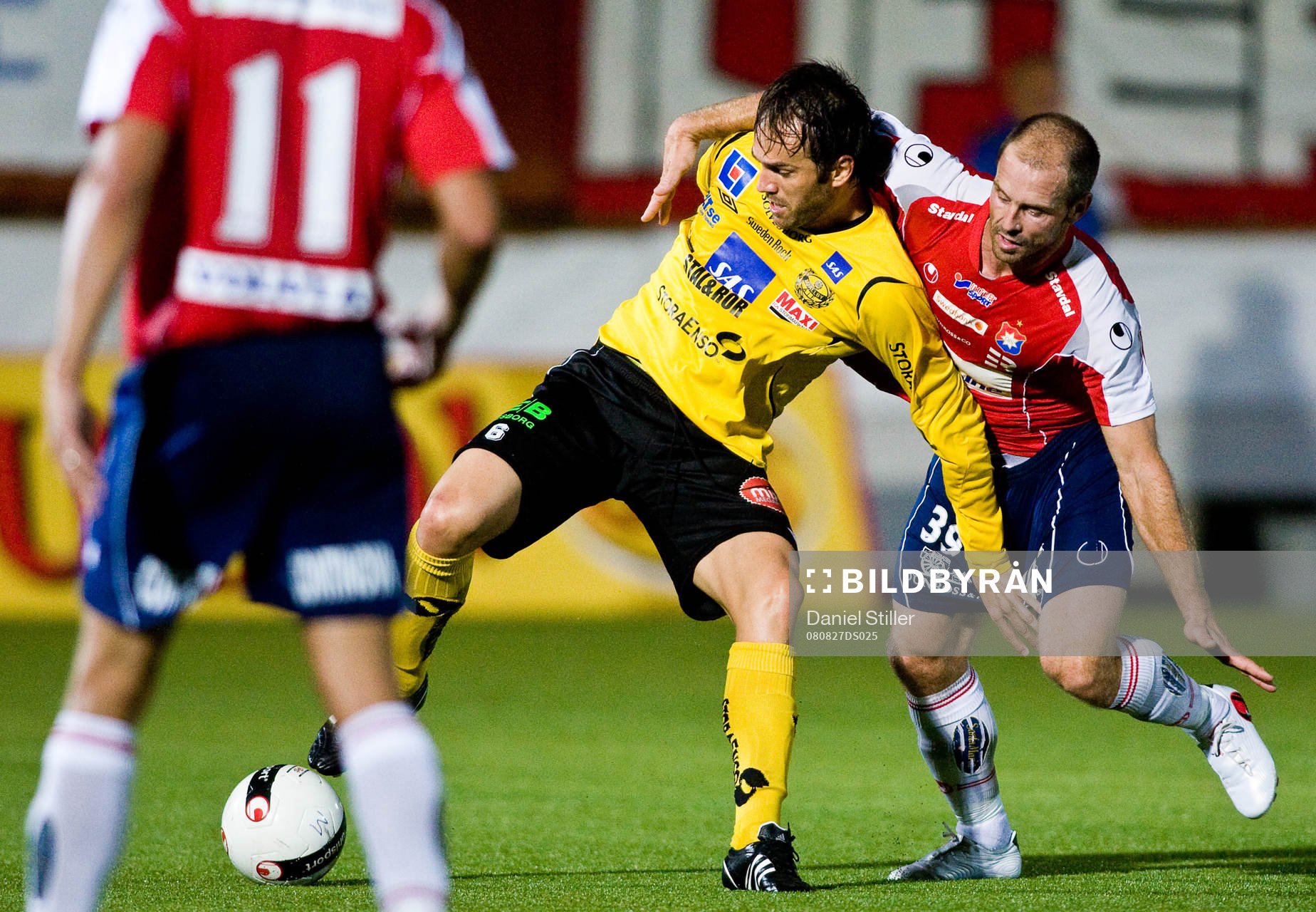 Fotboll, Superettan, Örgryte - Mjällby: Sasa Zimonjic, Mjällby. Magnus Källander, Örgryte