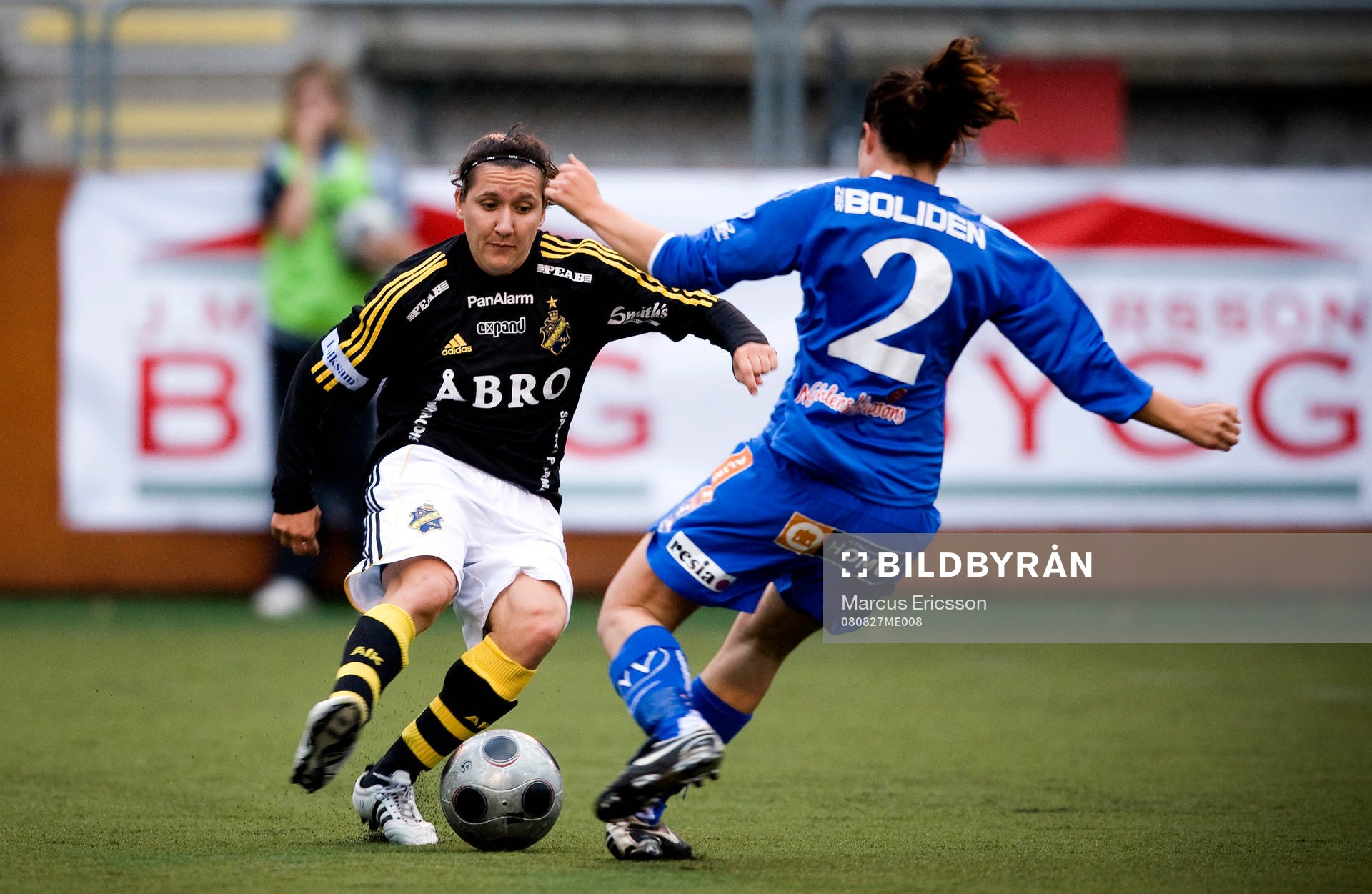   Lisa DeVanna, AIK och Josefin Johansson, Sunnanå