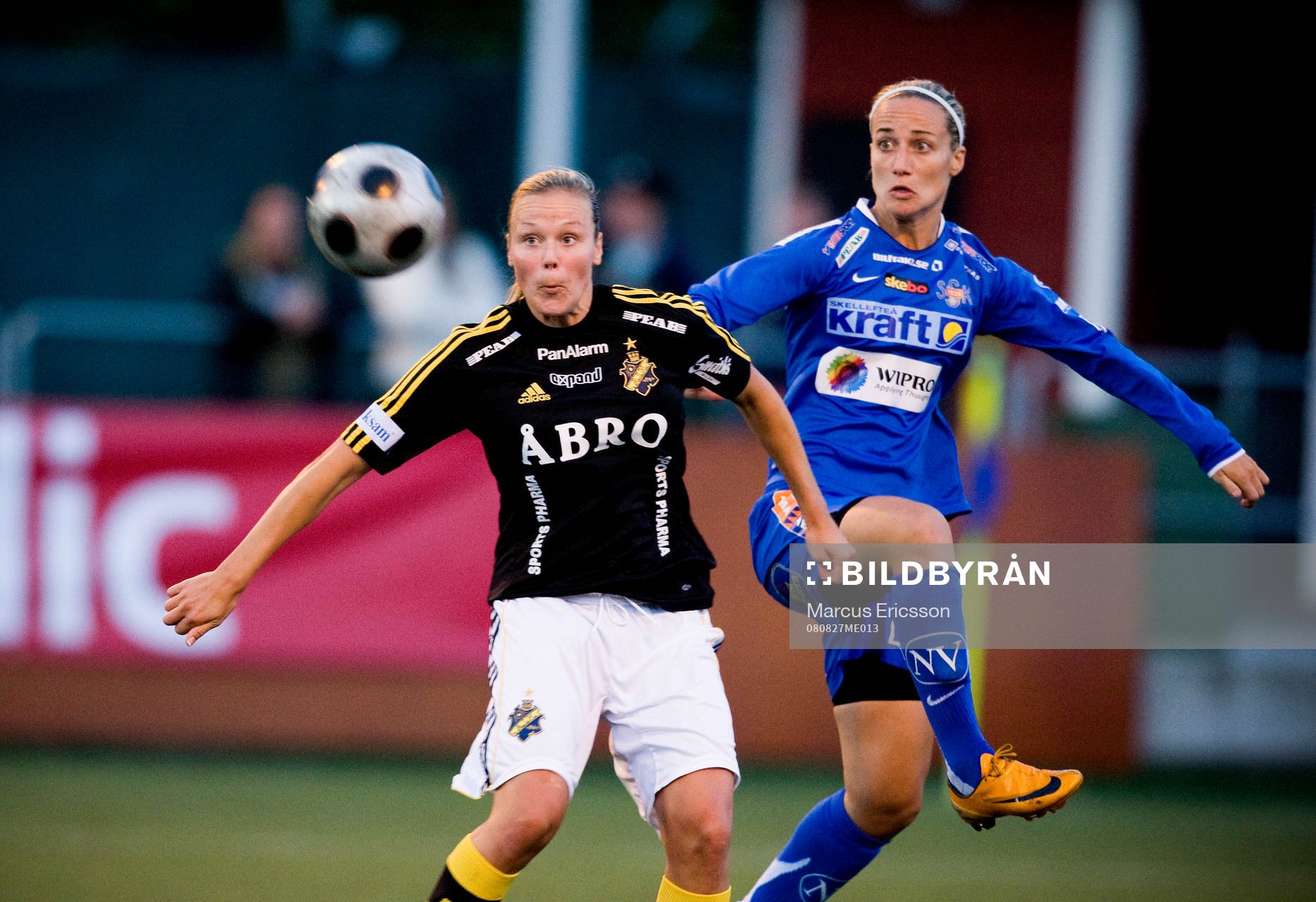   Laura Kalmari, AIK och Rebecca Smith, Sunnanå
