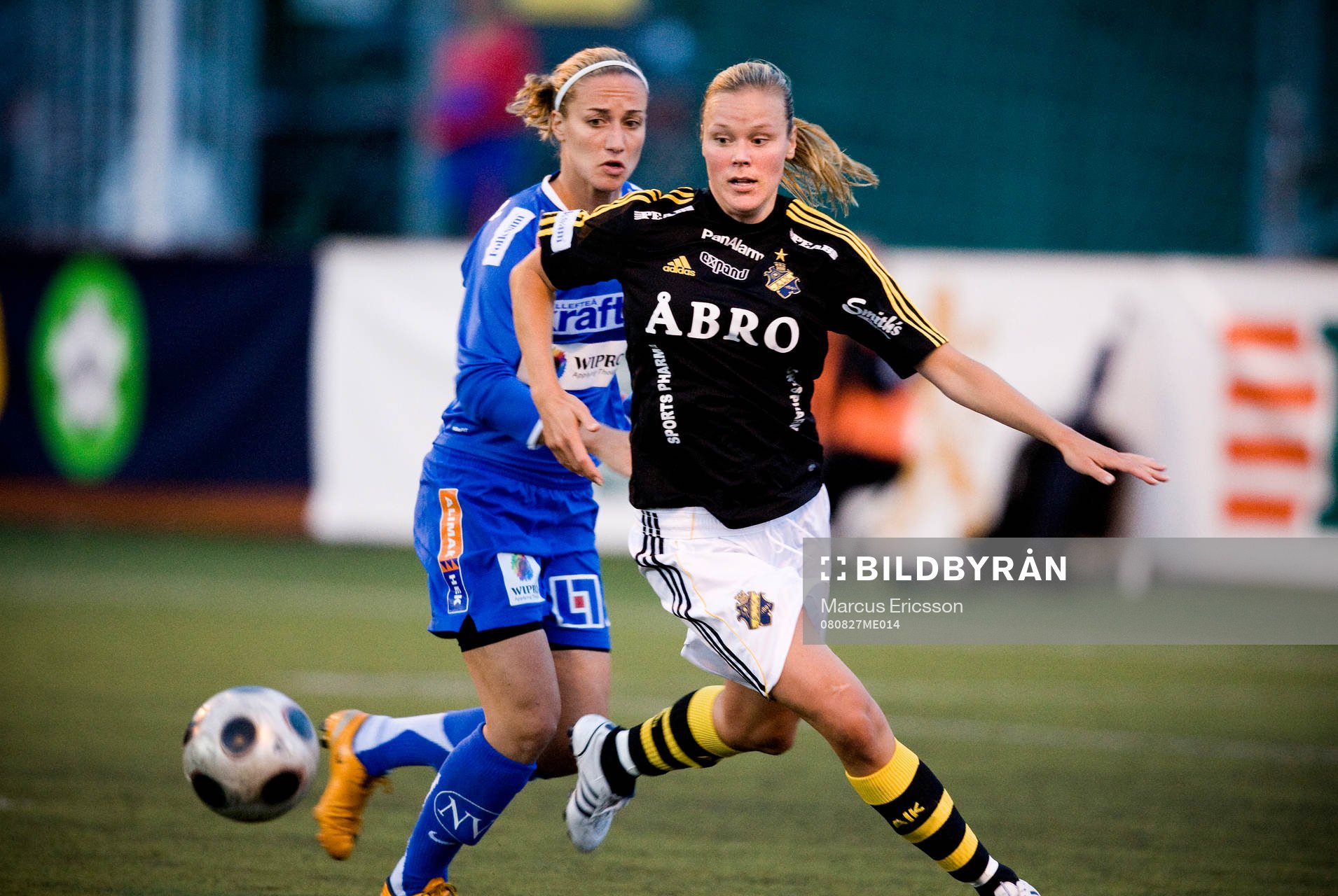   Laura Kalmari, AIK och Rebecca Smith, Sunnanå
