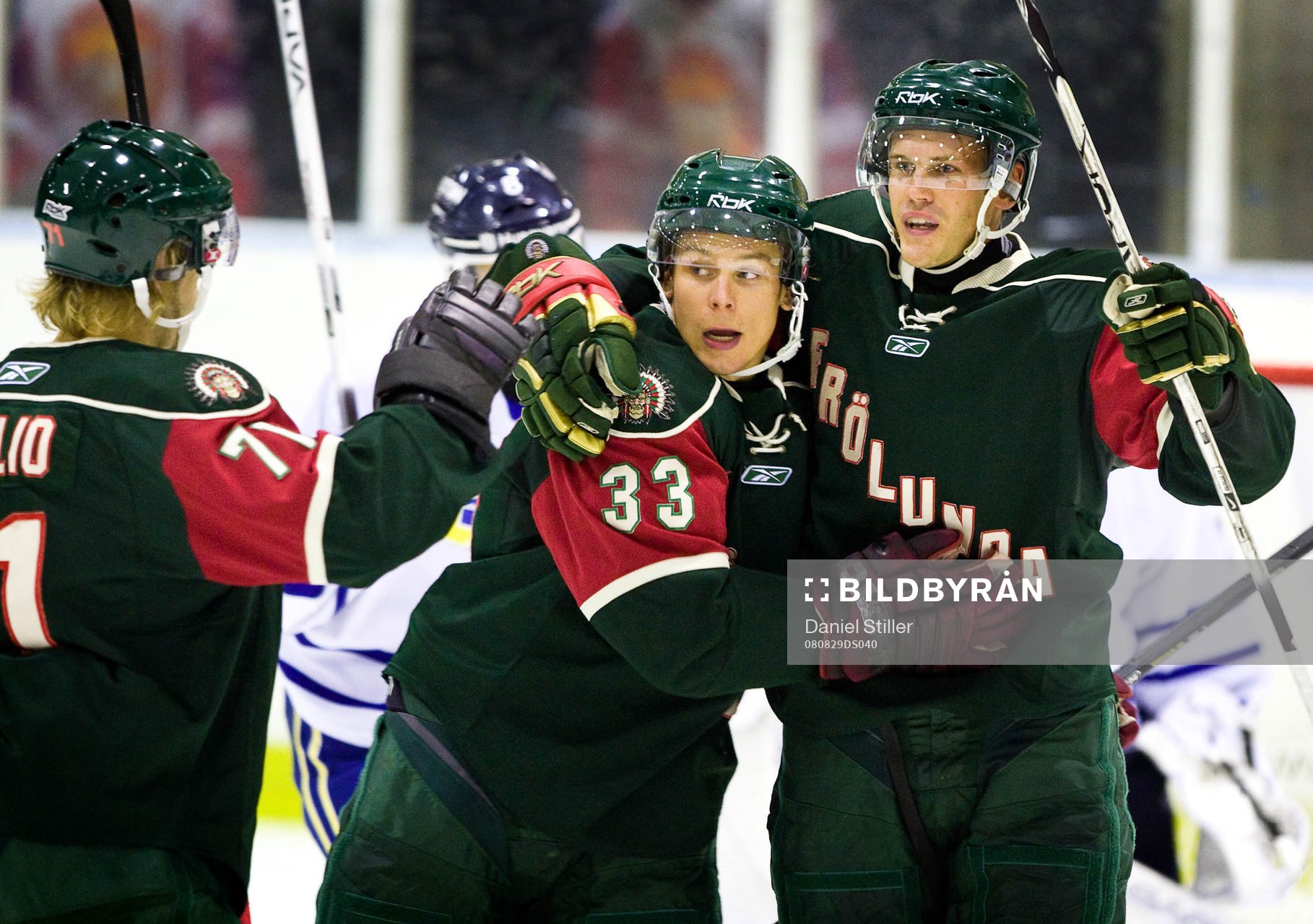 Magnus Kahnberg,  Frölunda, går 2-0. Jubel med Riku Hahl