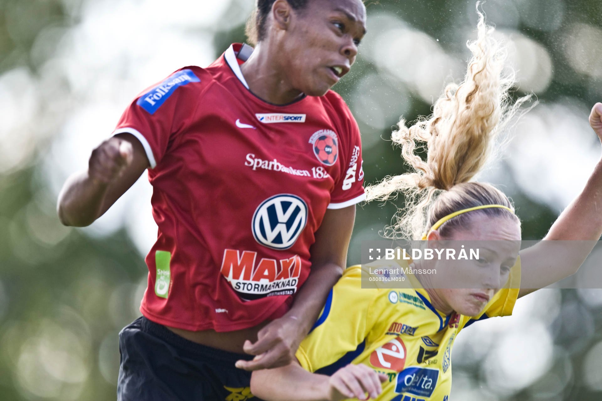  Kia McNeil, Kristianstad i nickduell med Vanessa Mångsén, Umeå Södra.