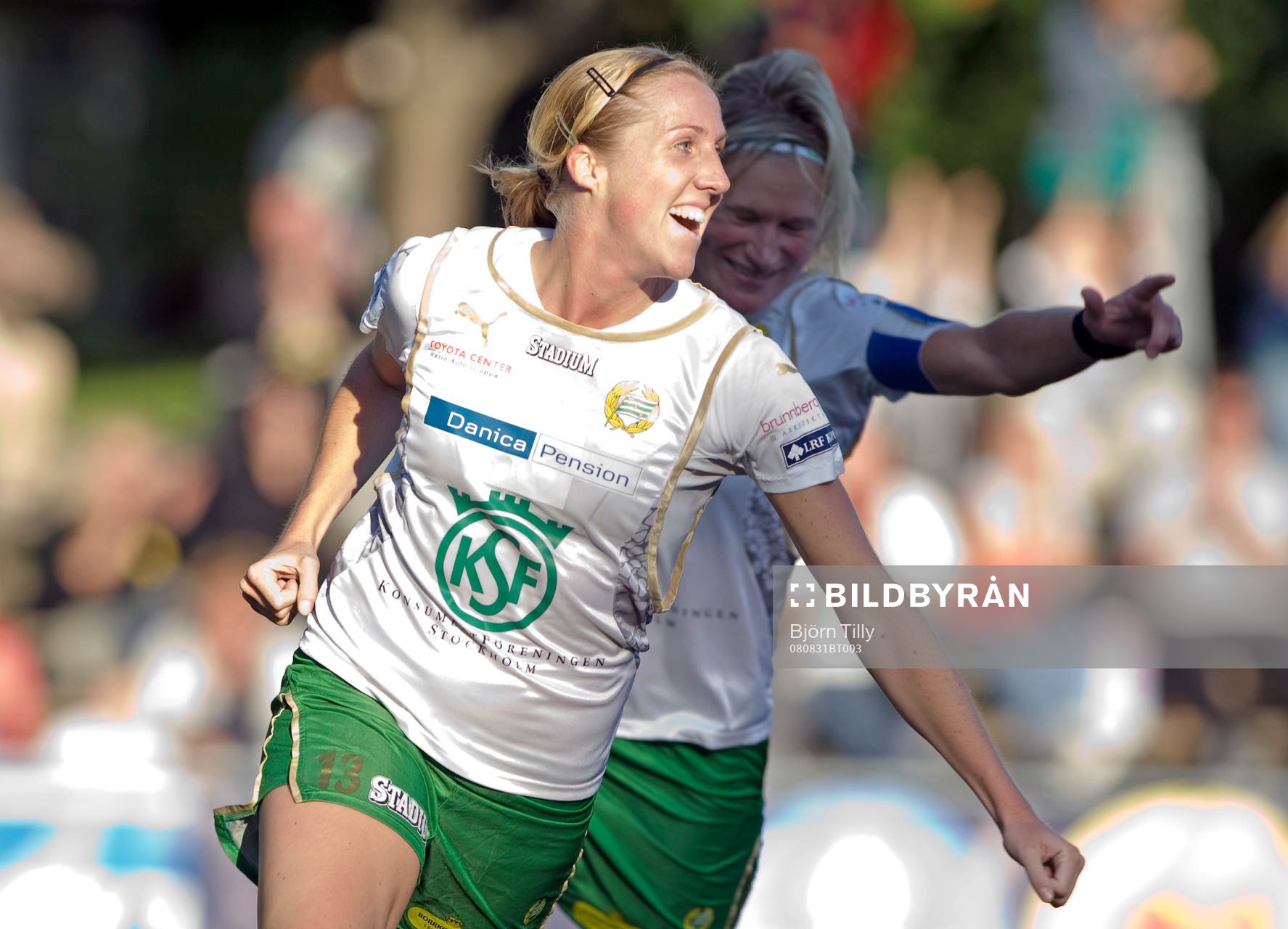  Sara Johansson och Kristin Bengtsson, Hammarby, jubel efter kvittering 1-1.