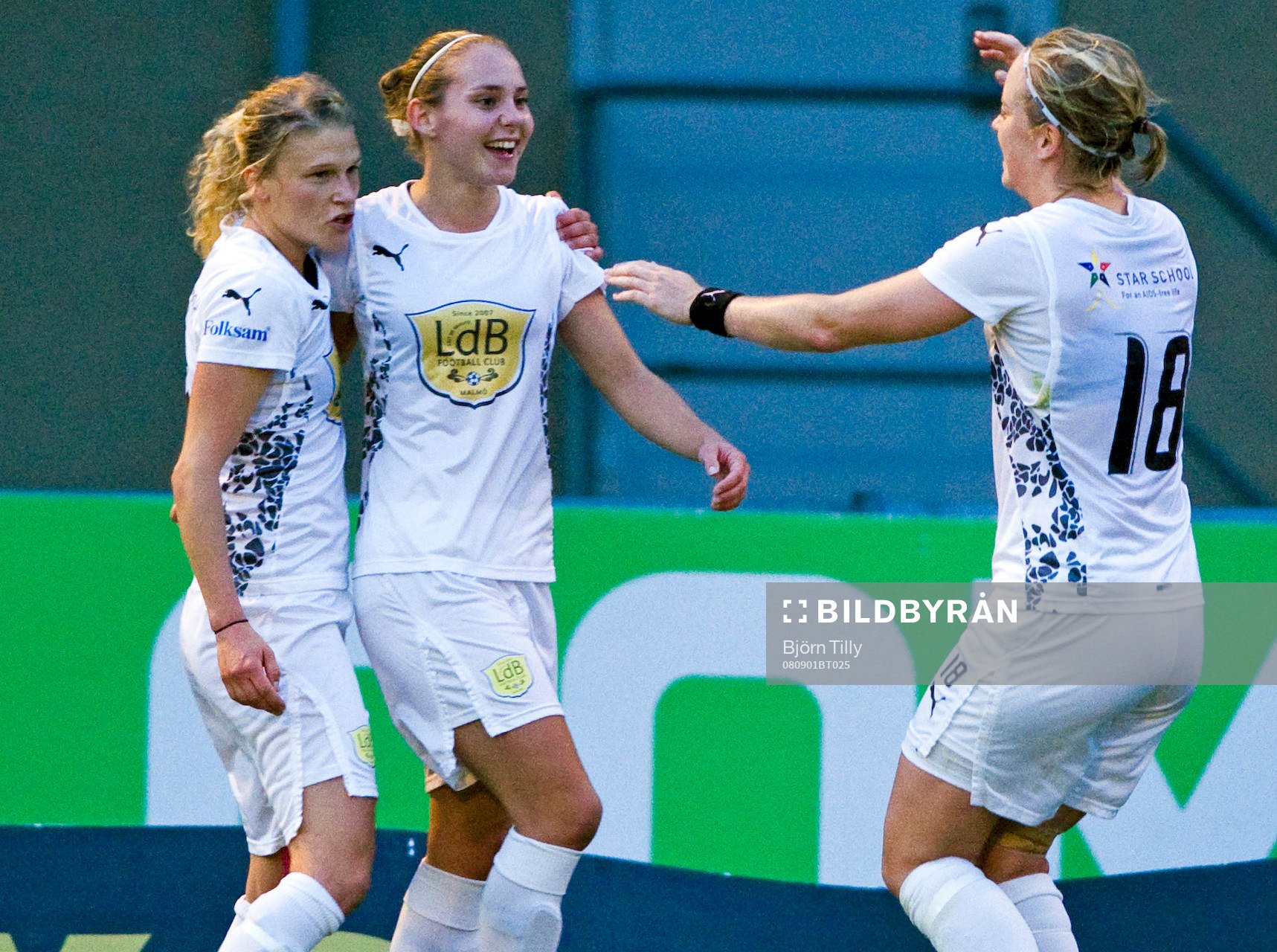  Frida Nordin, Manon Melis, och Dora Stefansdottir, LdB Malmö, jubel.