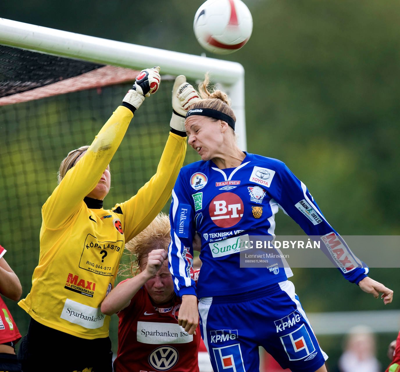 Jessica Landström oroar Kristianstads målvakt Maria Edman