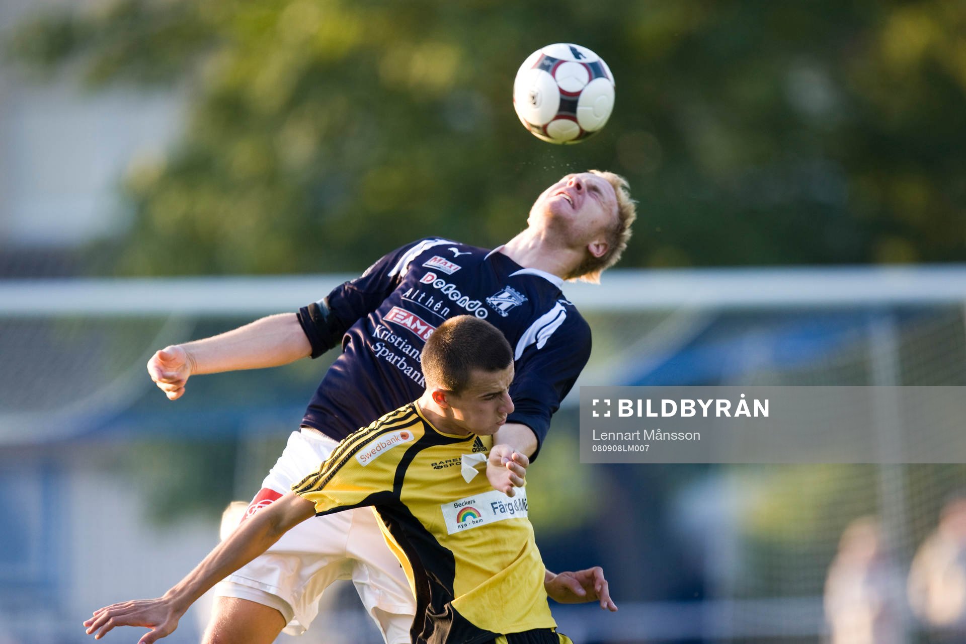 Niklas Fischer högre än Fisnik Alaj