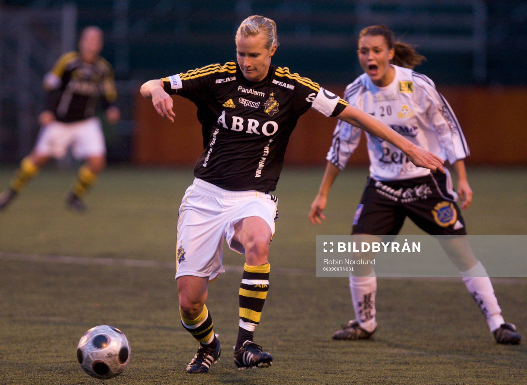 Anne Mäkinen, AIK och Emilia Appelqvist, Bälinge