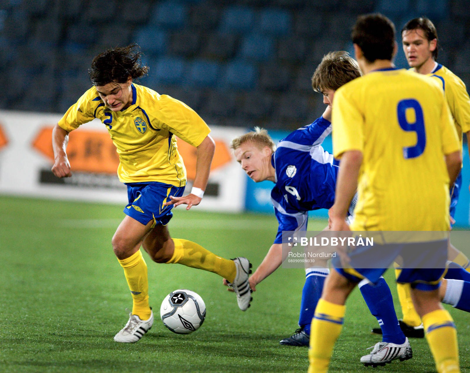Miiko Albornoz, Sverige och Lauri Dalla Valle, Finland