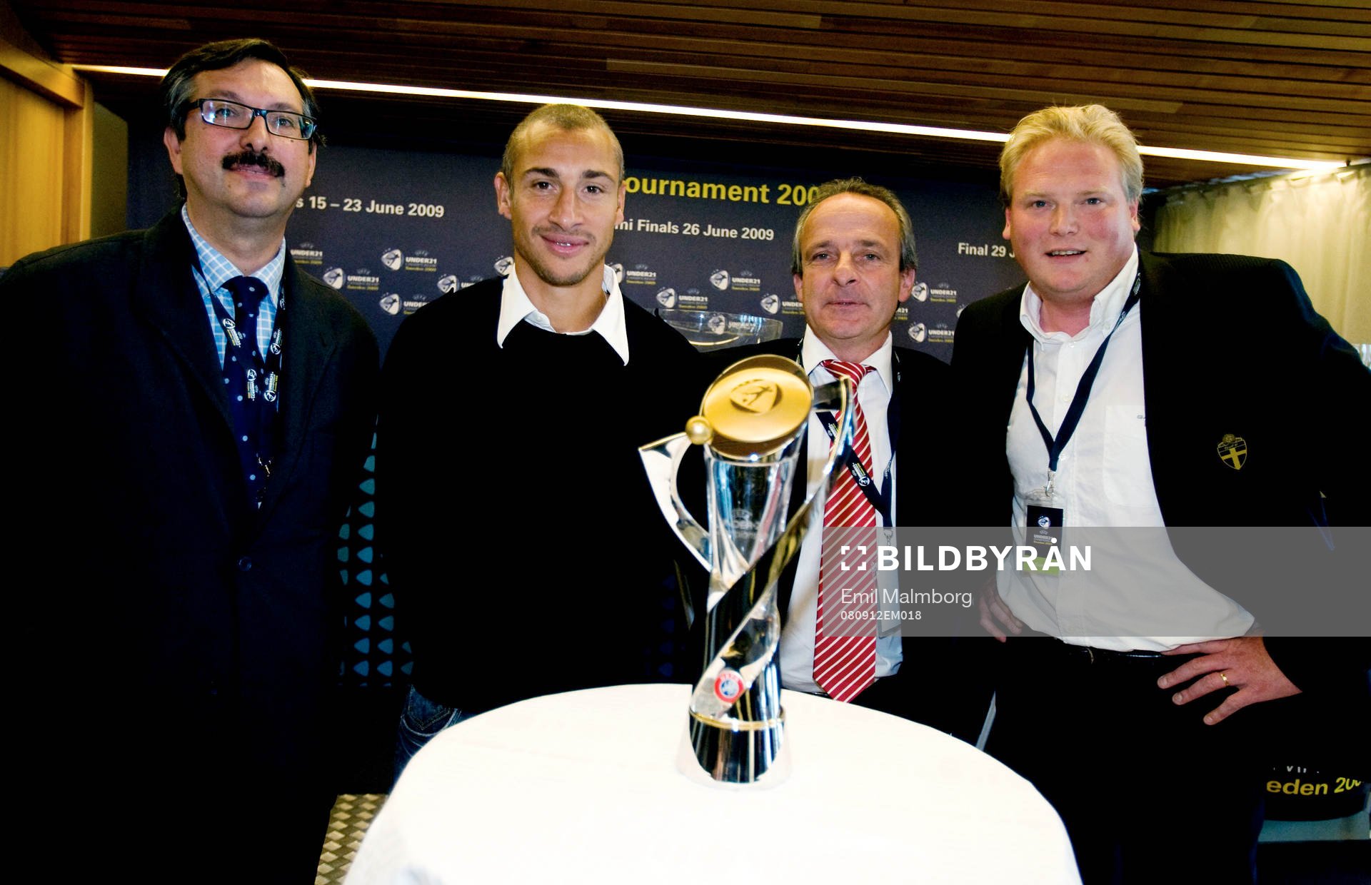 Henrik Larsson och Jörgen Lennartsson med Juan Ramón