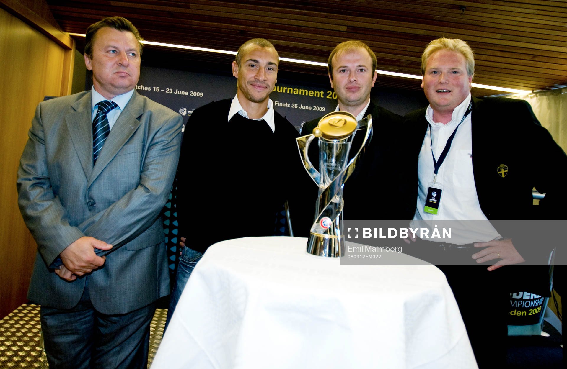 Henrik Larsson och Jörgen Lennartsson med Yuri Kurnenin,