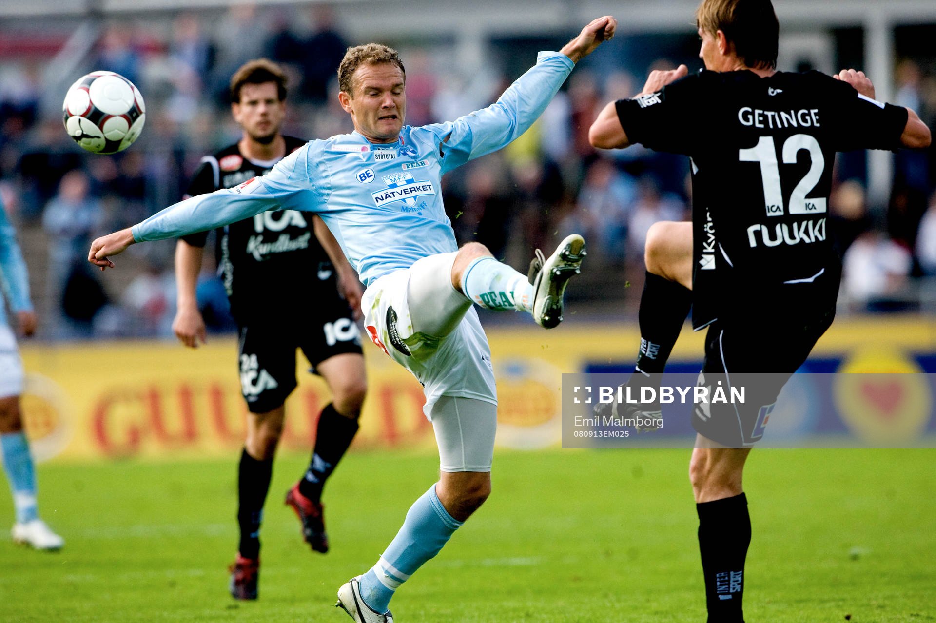 Jonatan Johansson, MFF och Tomas Zvirgzdauskas, HBK