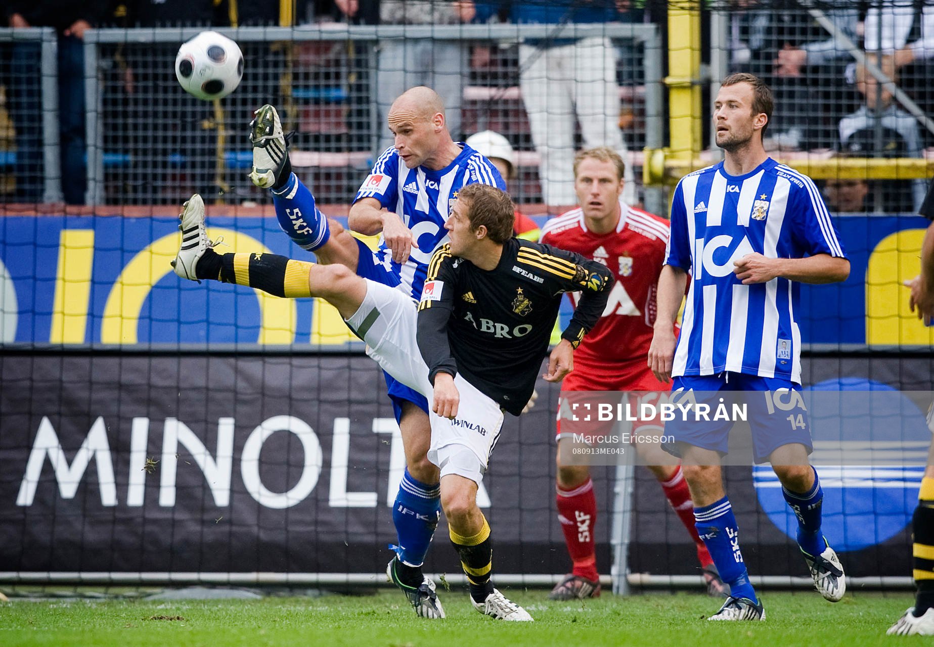 Kenny Pavey, AIK, och Thomas Olsson, Göteborg