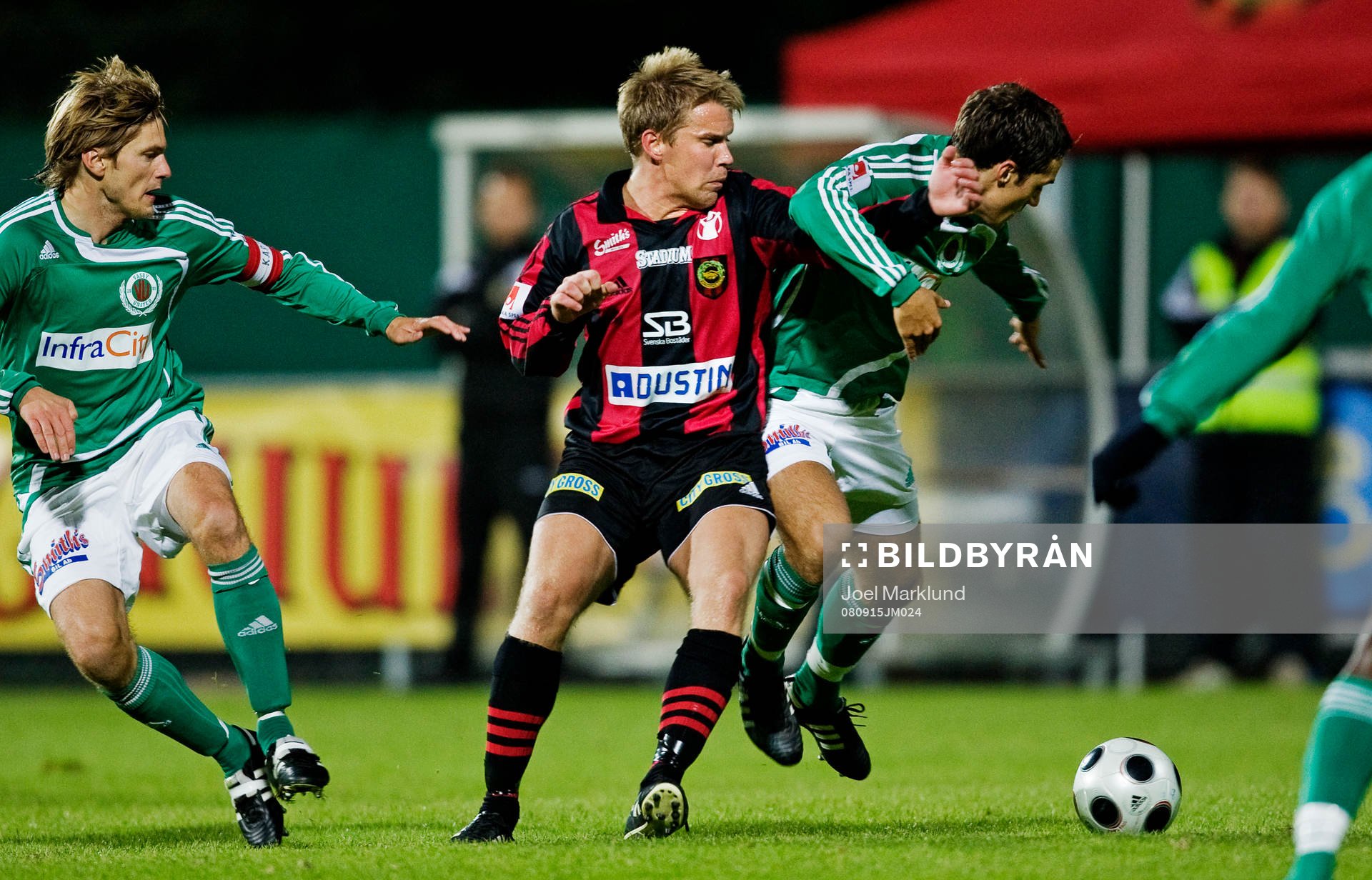 Joakim Runnemo, Brommapojkarna, fastnar bland