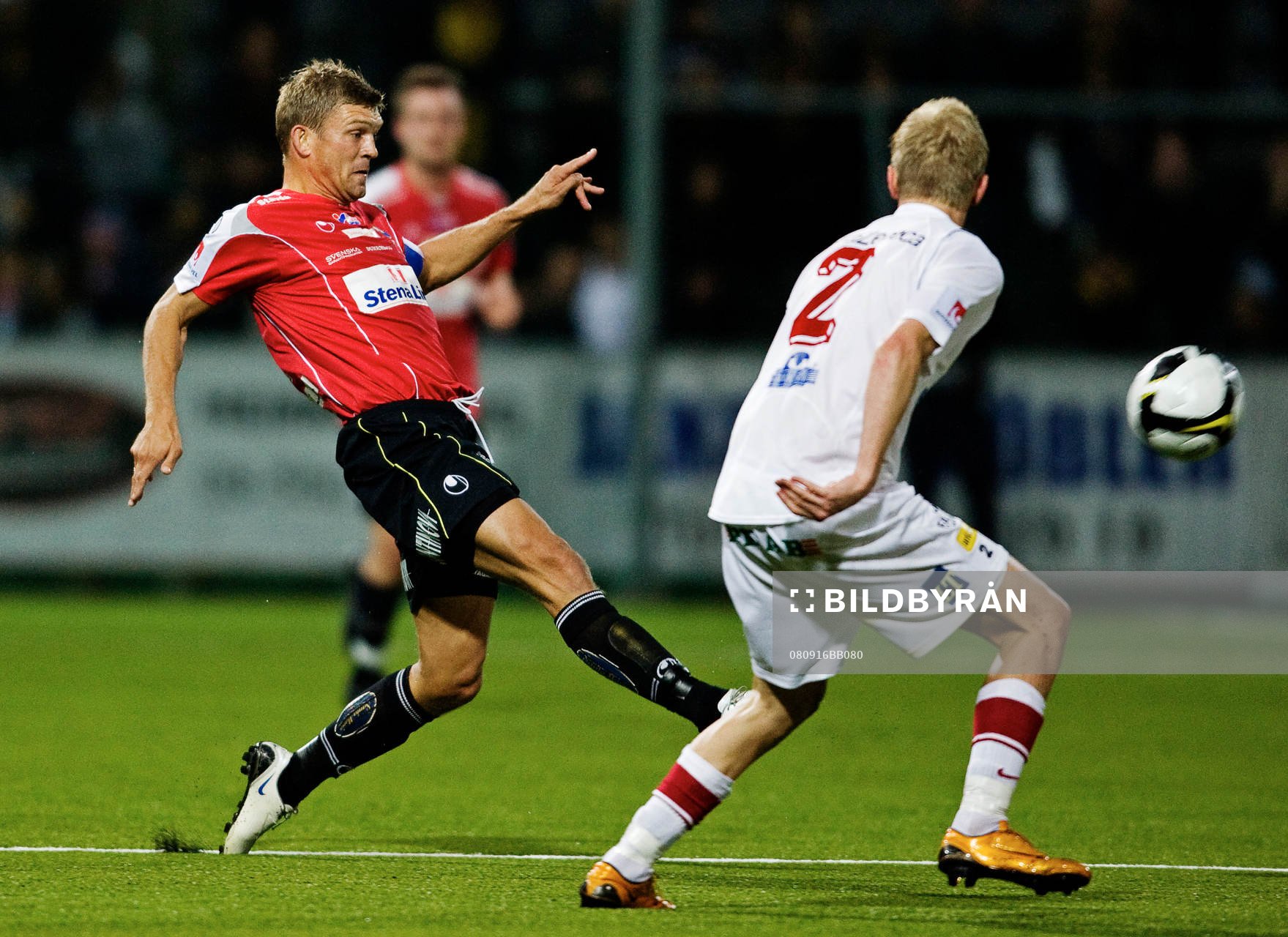 Marcus Allbäck, Örgryte, passar bollen