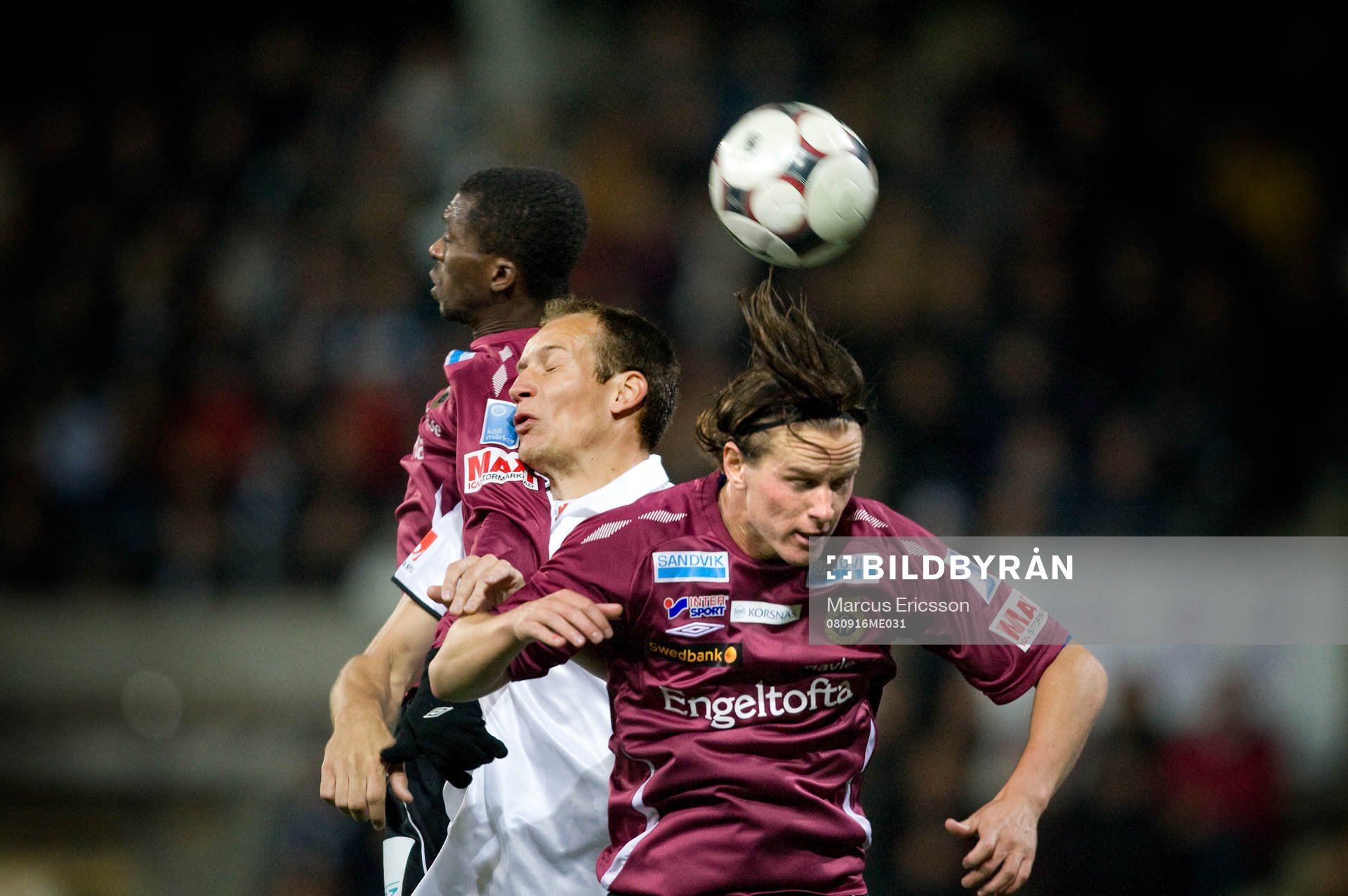 Kim Olsen, Örebro, mellan och Yussif Chibsah, och Andreas