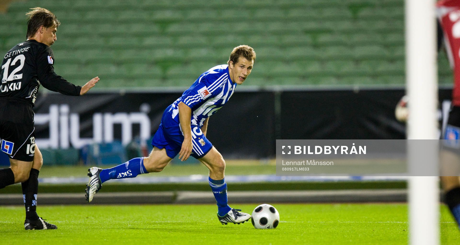  Tobias Hysén stormar fram.