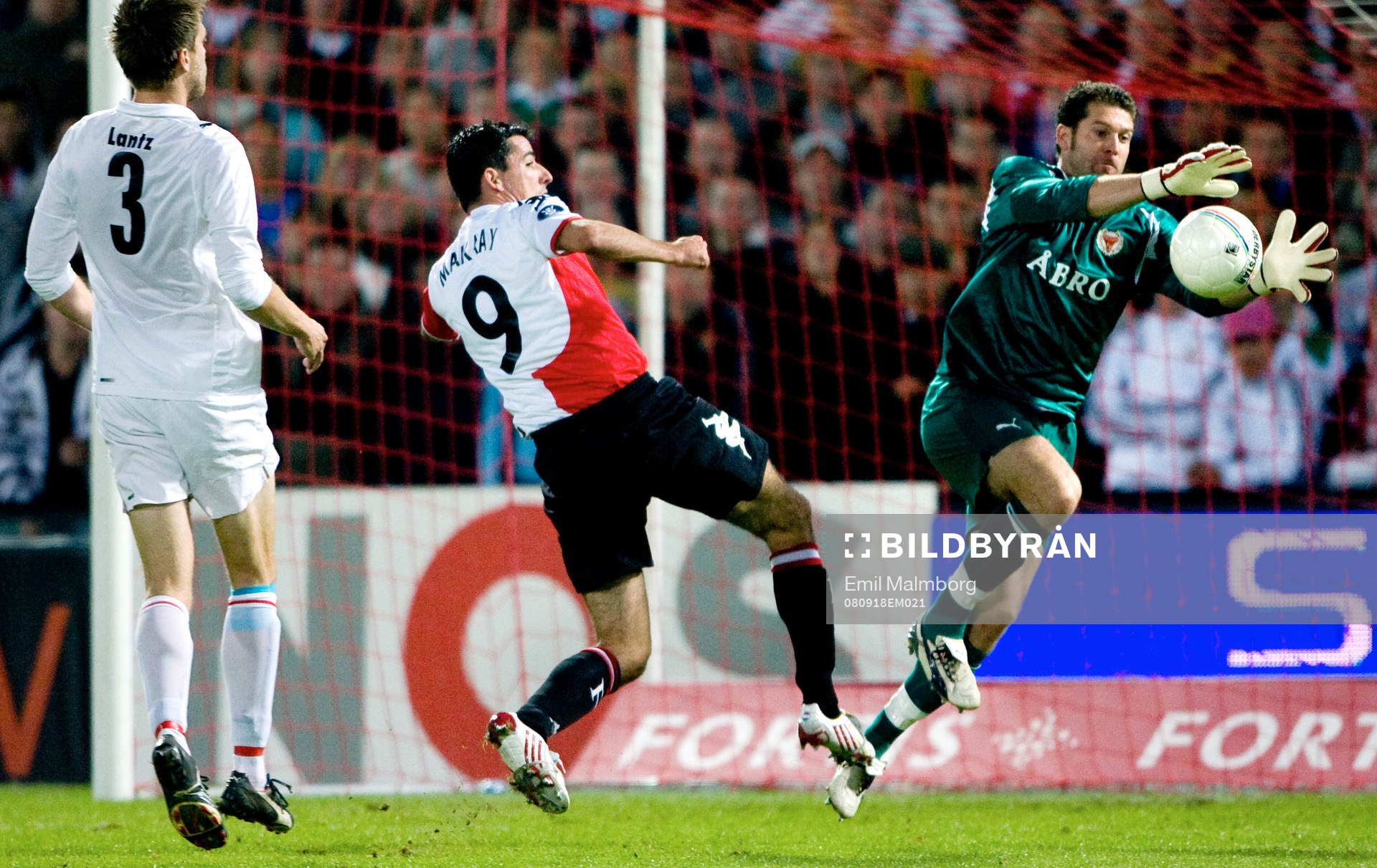 Petter Wastå, målvakt, Kalmar, räddar framför Roy