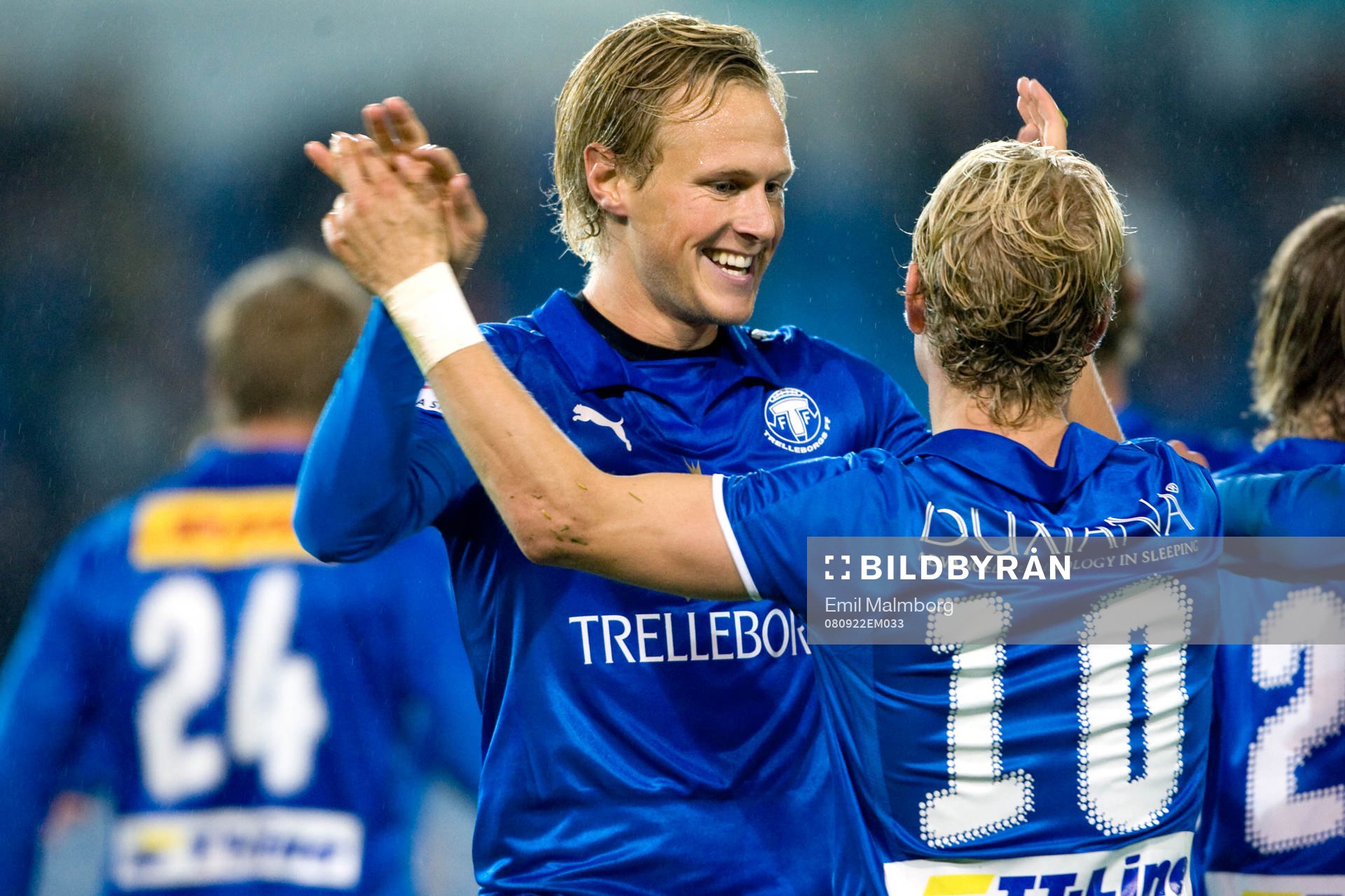 Magnus Andersson, Trelleborg, gratulerar Erik Sundin till