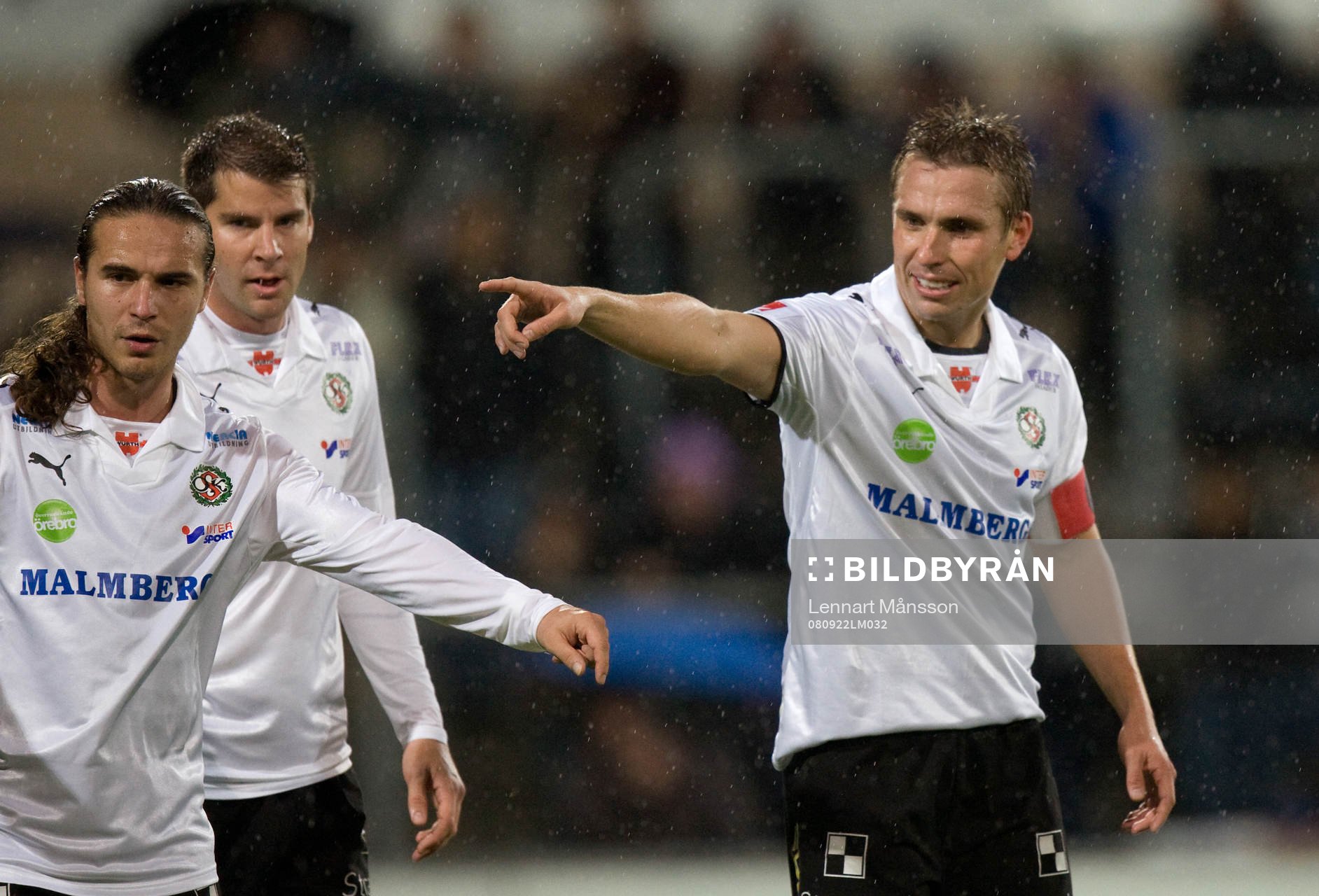 Nordin Gerzic och Fredrik Nordback, pekar
