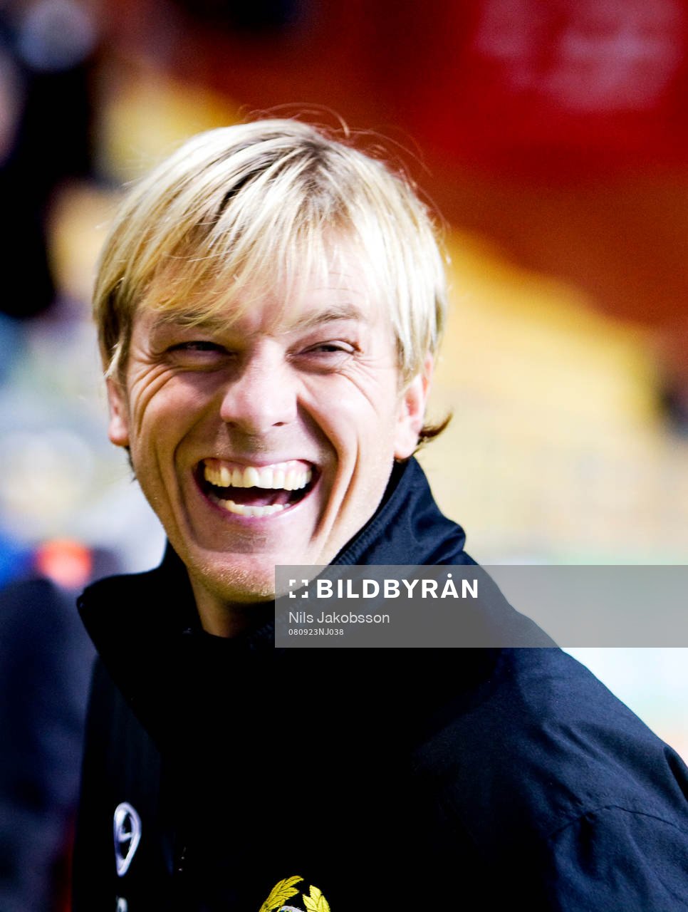 Tony Gustavsson, tränare, Hammarby, skrattar, skratt, glad