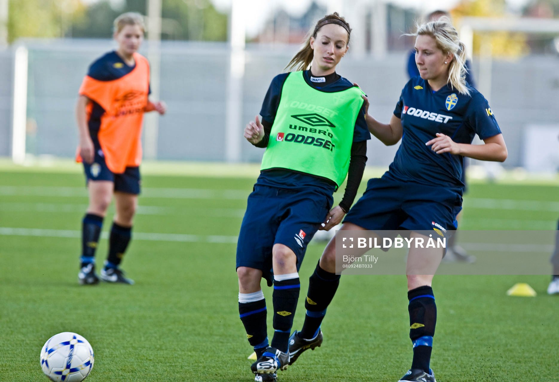 Kosovare Asllani, och Louise Fors, Sverige