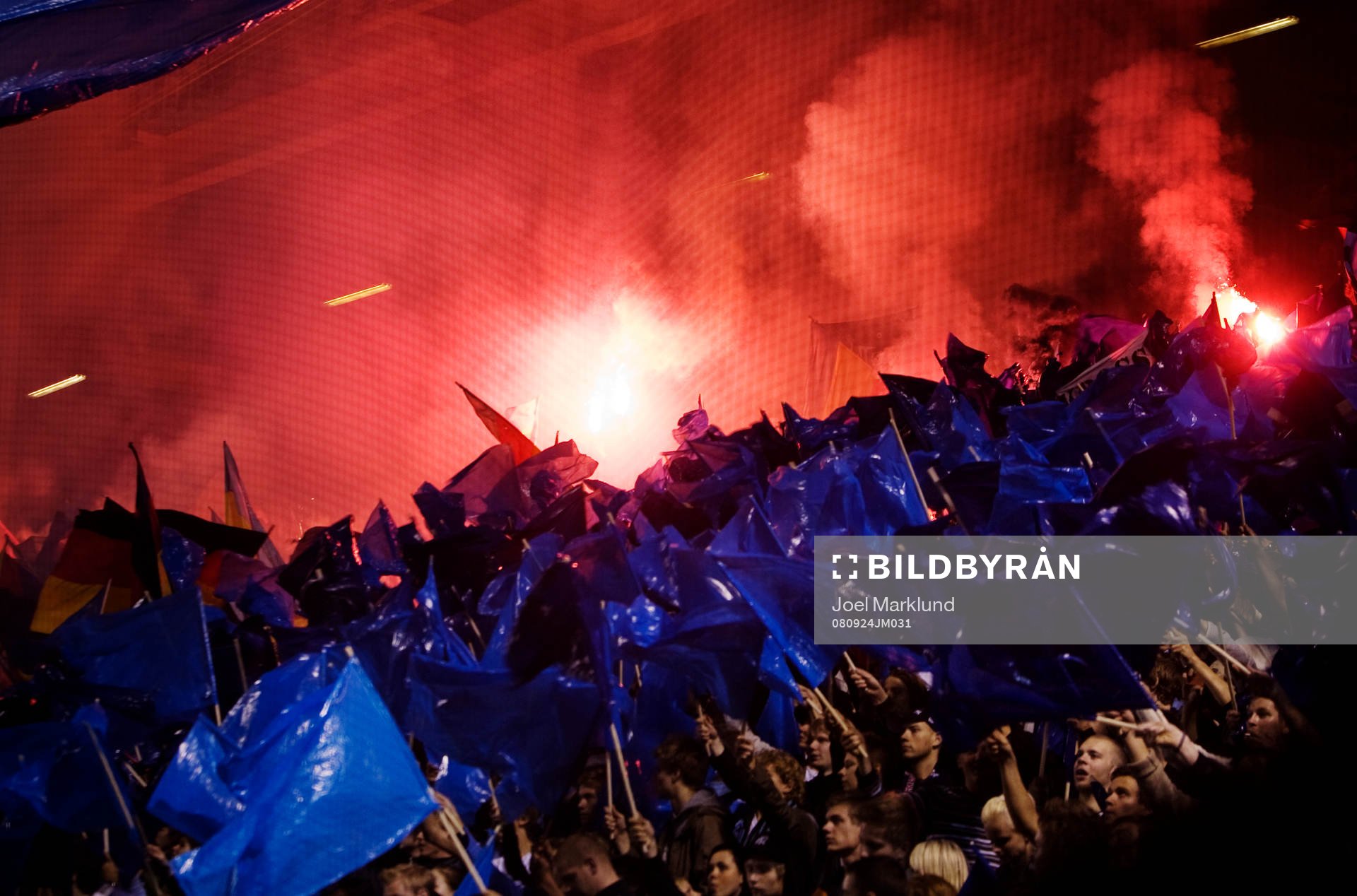 Djurgårdens klack och bengaleld. Bengalisk eld, tifo,