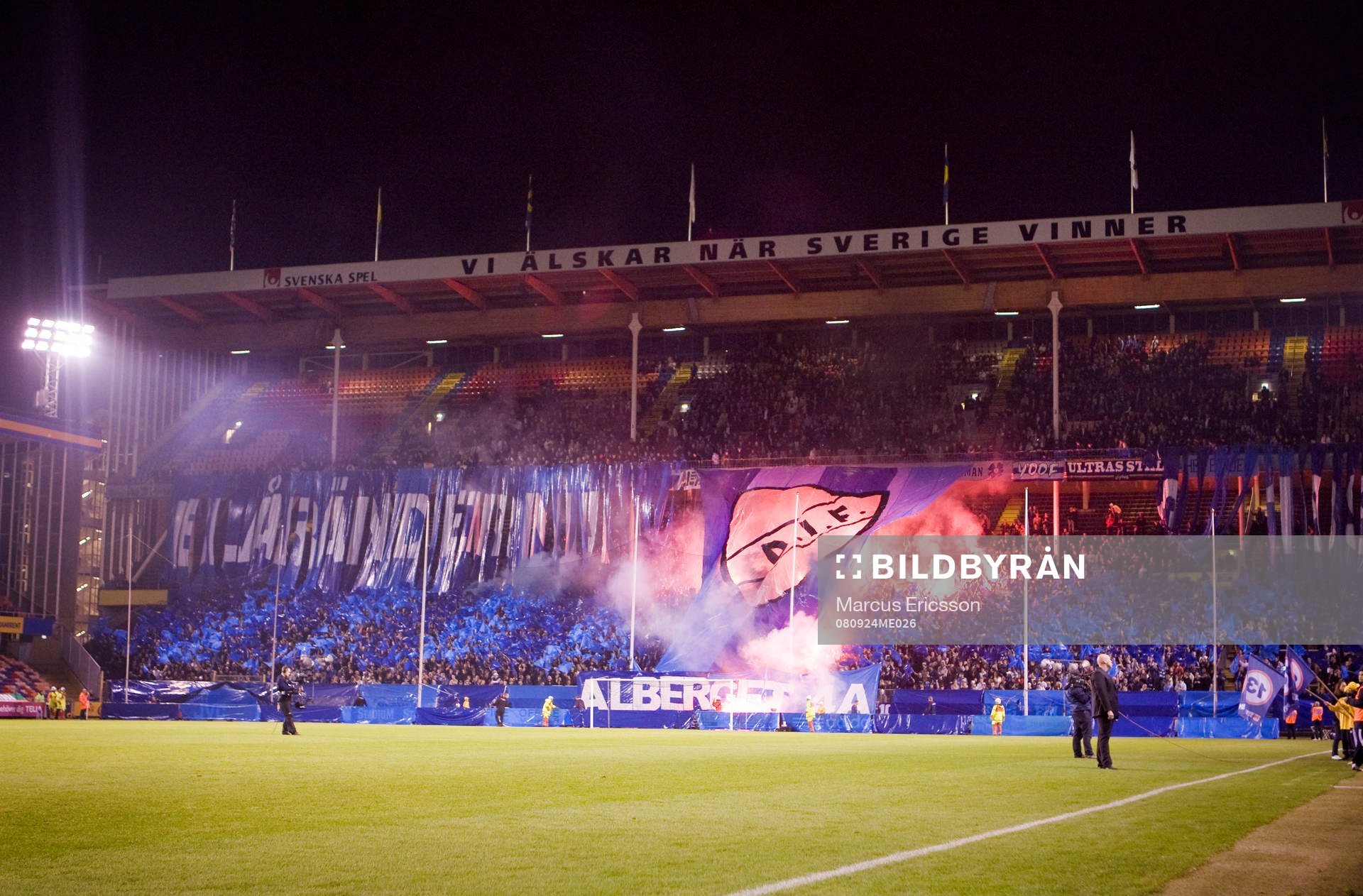 Läktare, tifo, bengalisk eld