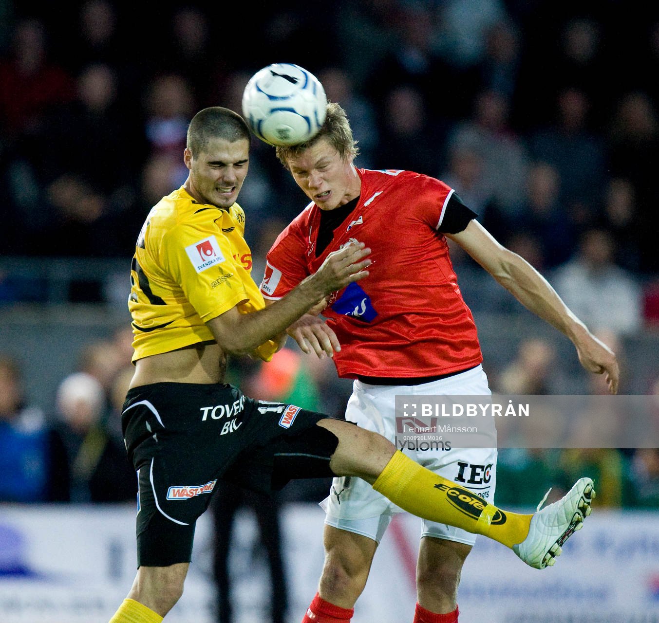 Emir Bajrami trycker till David Elm