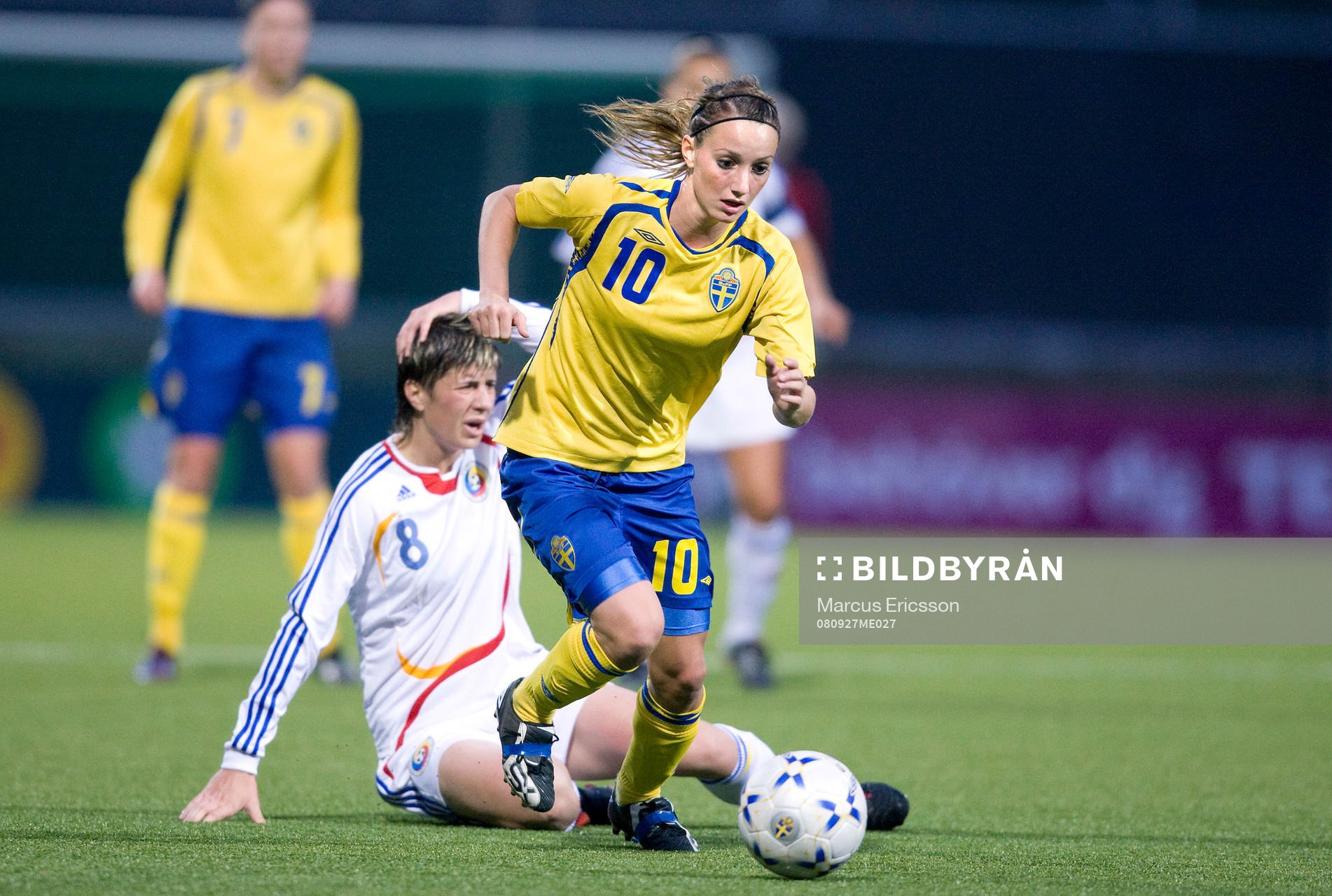 Kosovare Asllani, Sverige