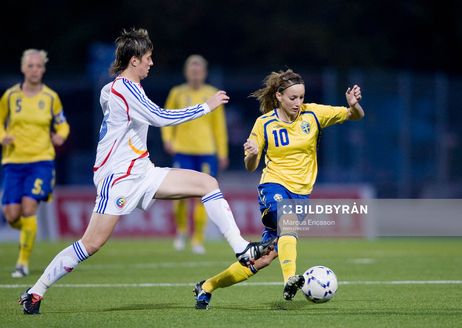 Alina Giorgiana Birtoiu, Rumänien och Kosovare Asllani,