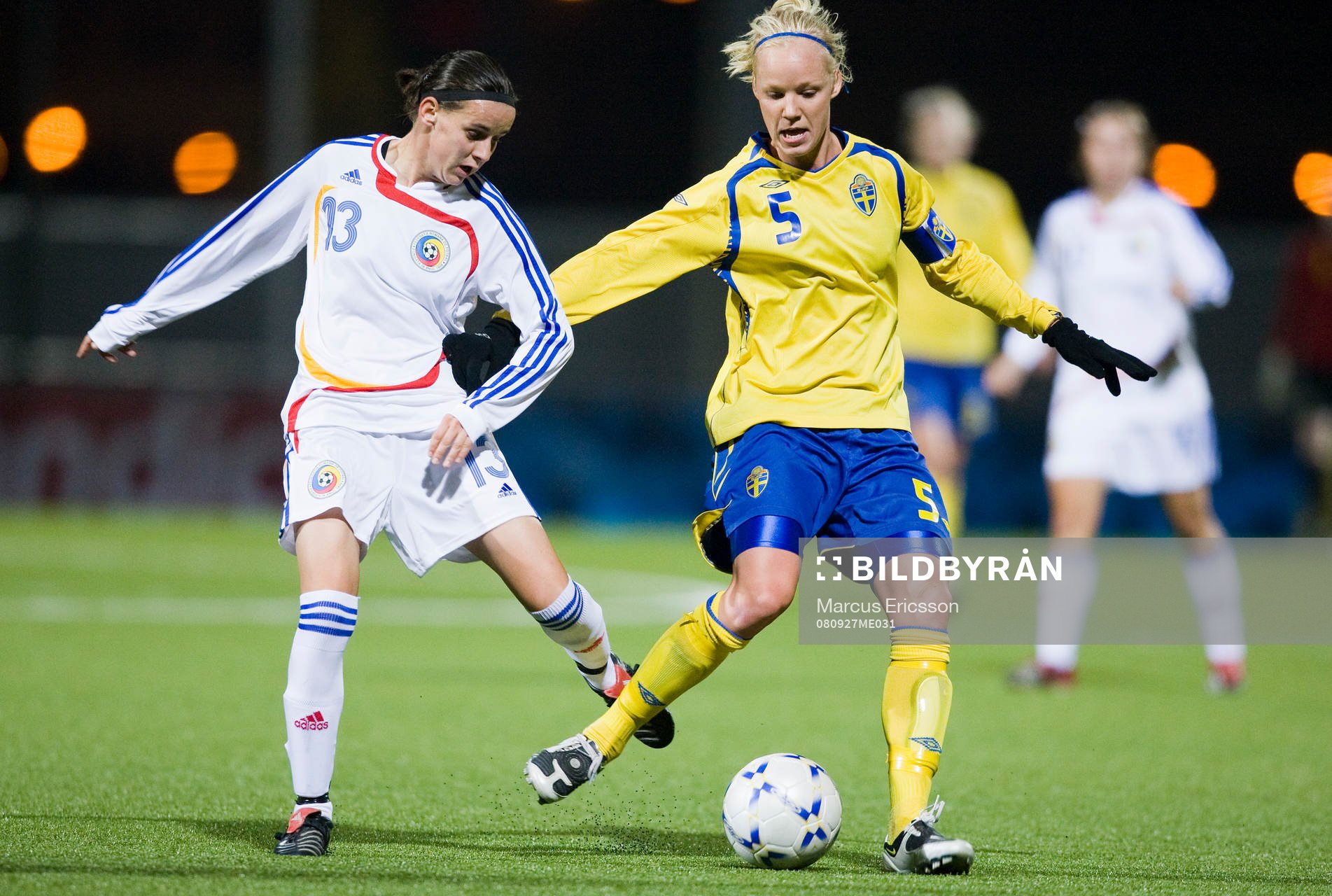 Caroline Seger, Sverige och Alexandra Melisa Lusan,