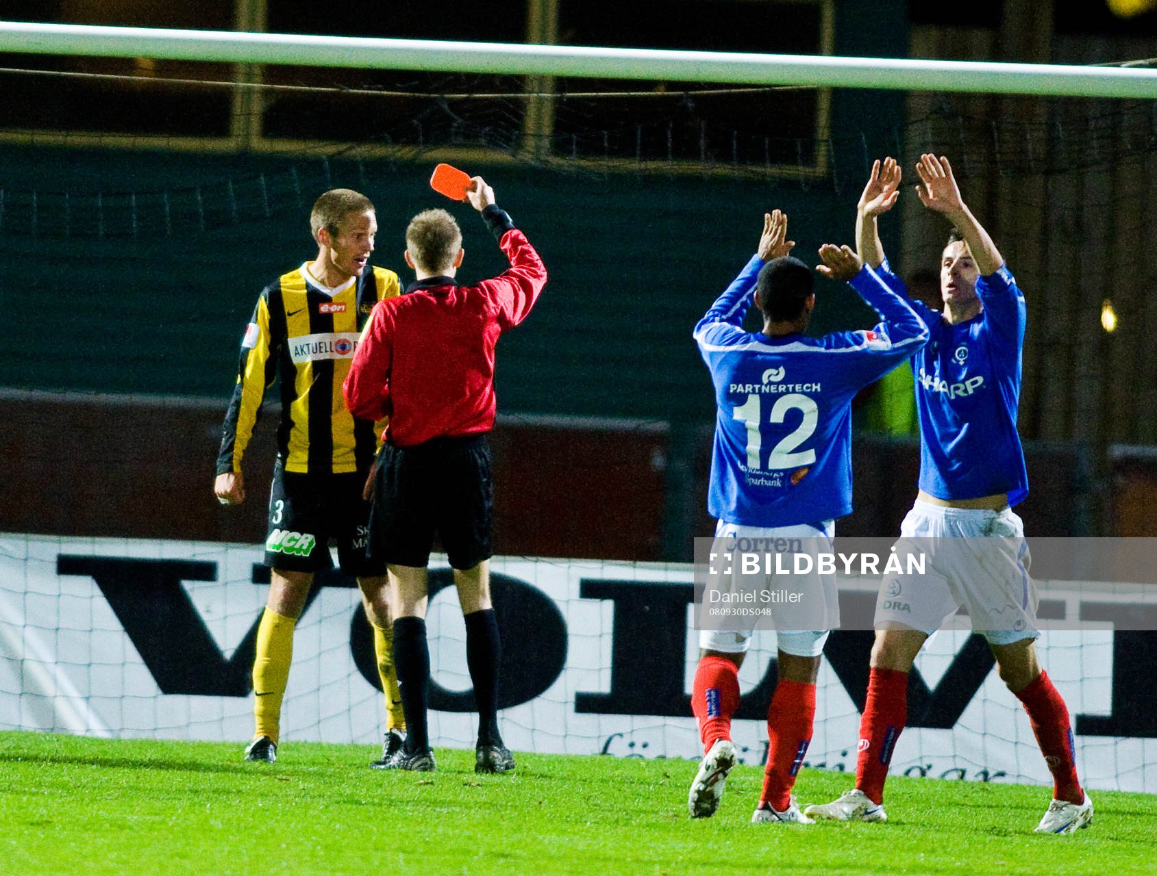 Mattias Östberg, Häcken får rött kort. Åtvidaberg jubel