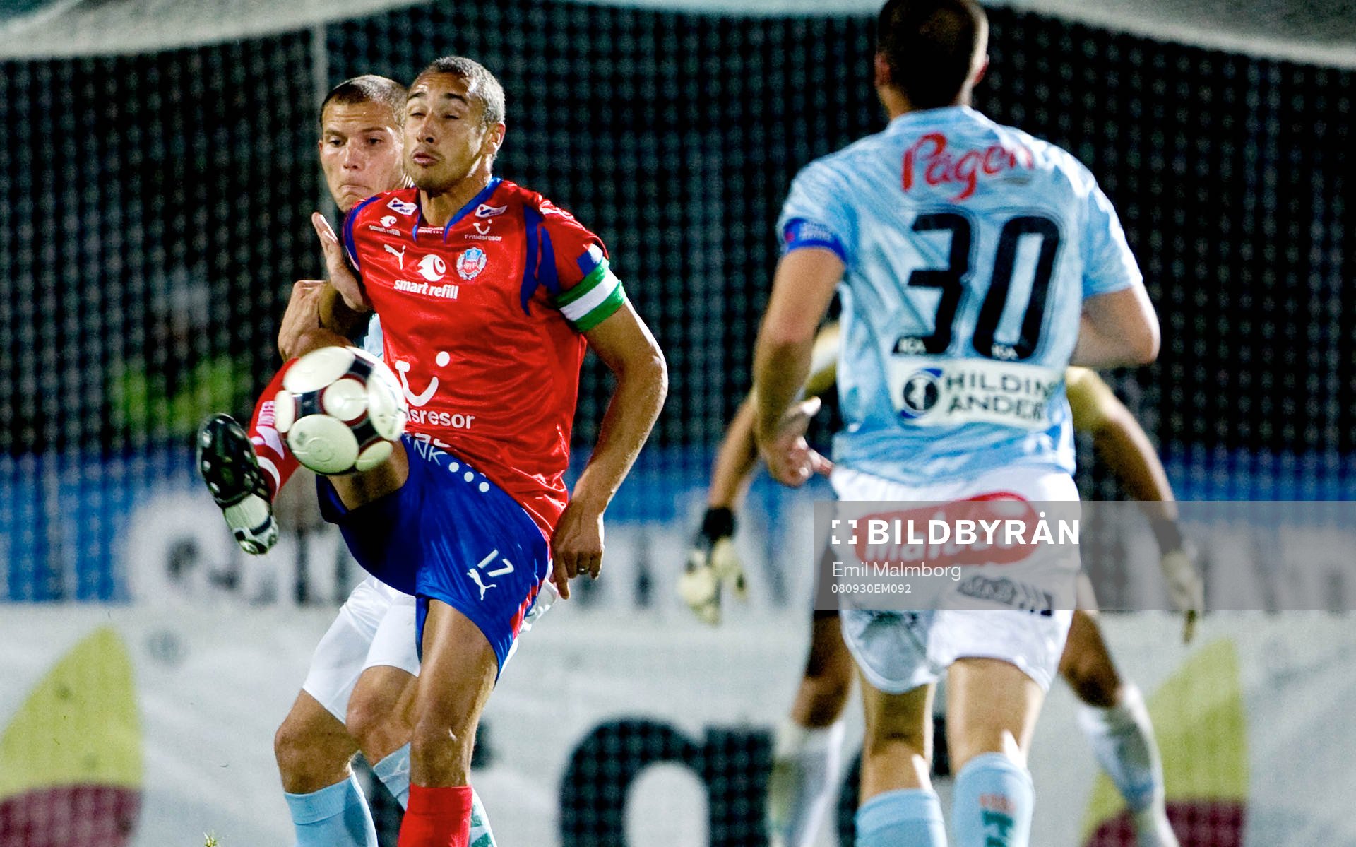 Henrik Larsson, Helsingborg, spelar fram till 2-1 målet