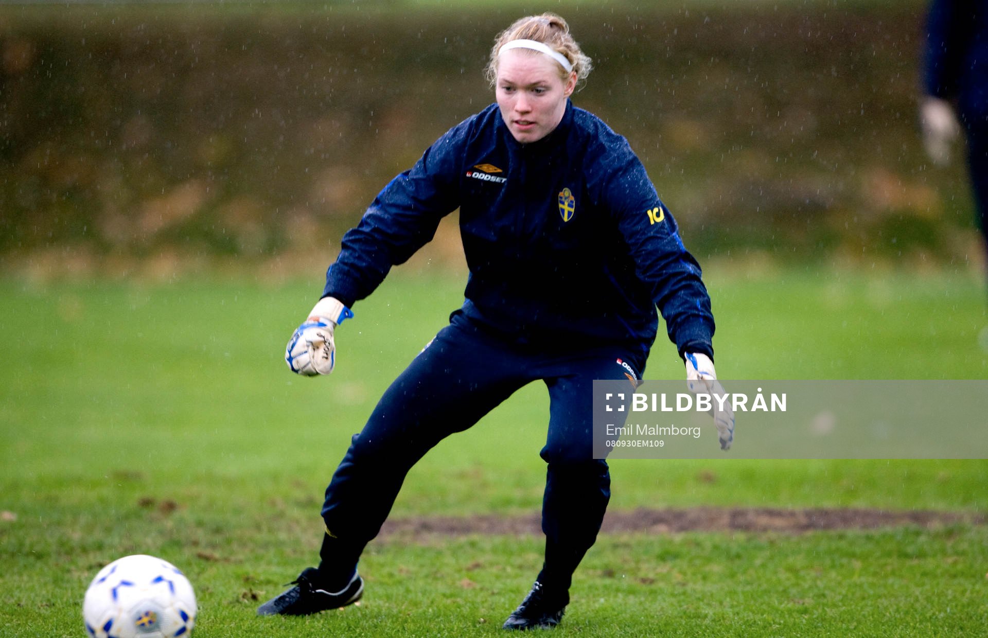 Hedvig Lindahl,  målvakt