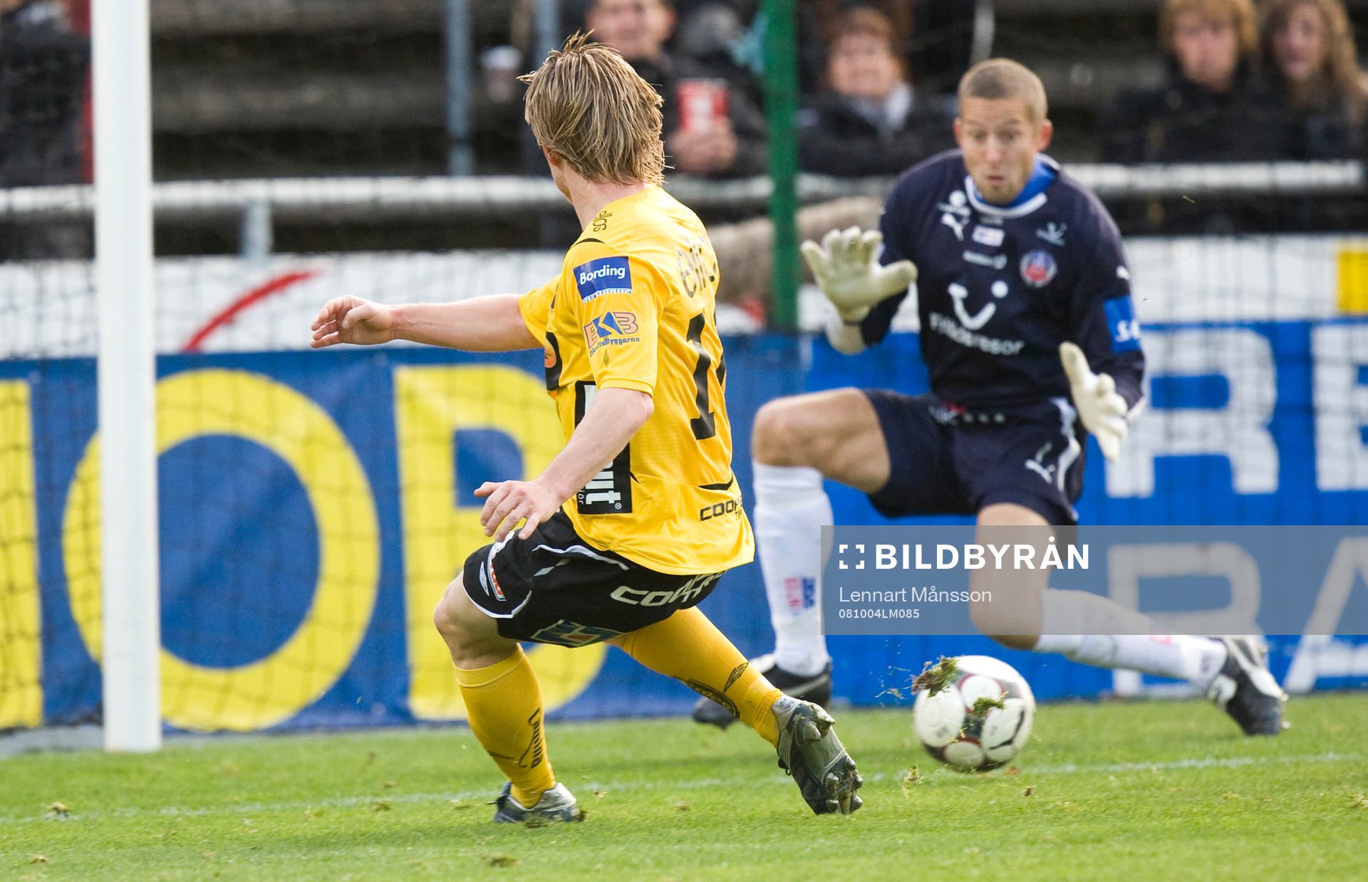2-2 Fredrik Berglund bakom Daniel Andersson