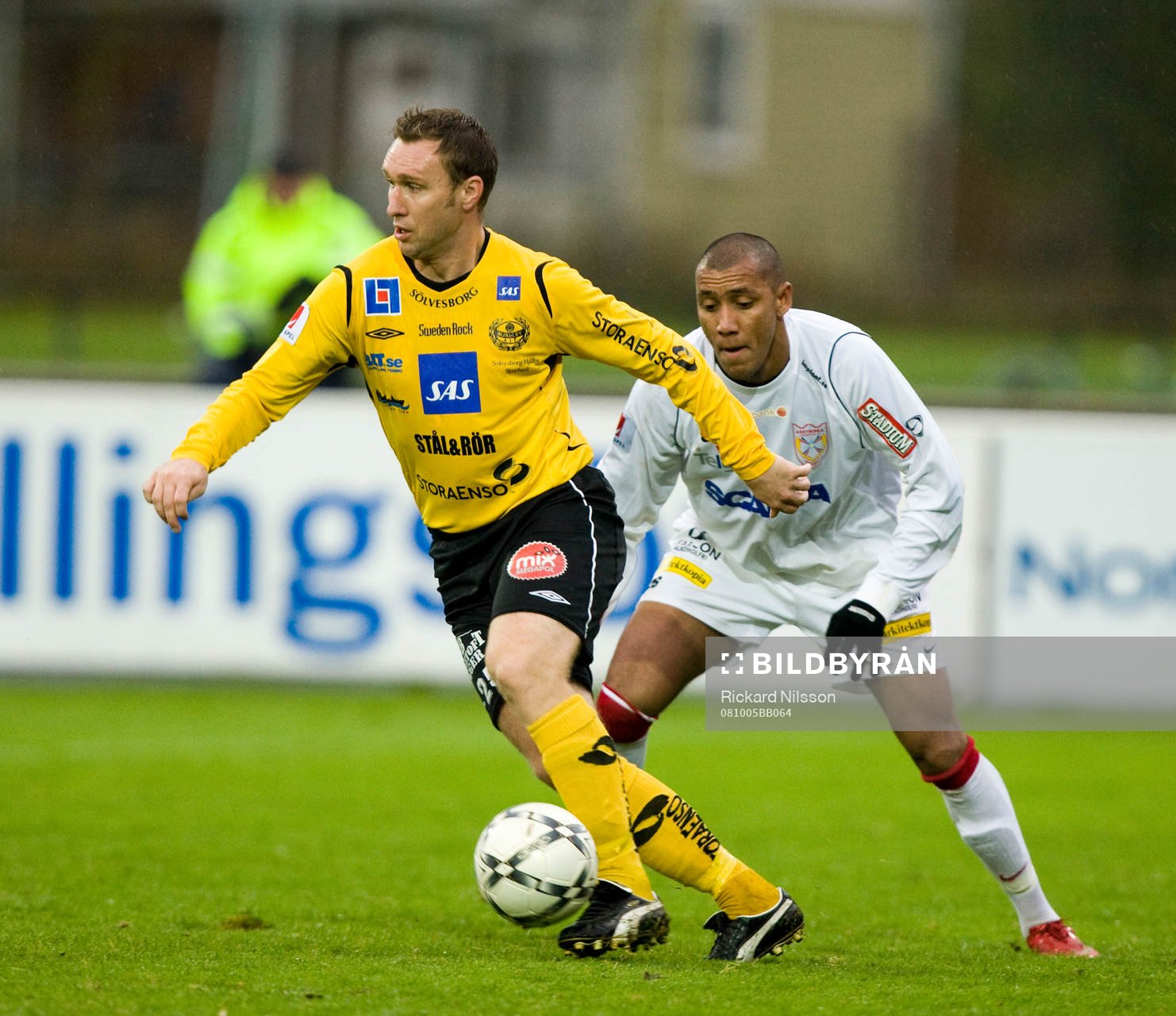 Niklas Skoog, Mjällby och Marcos Ferreira, Assyriska