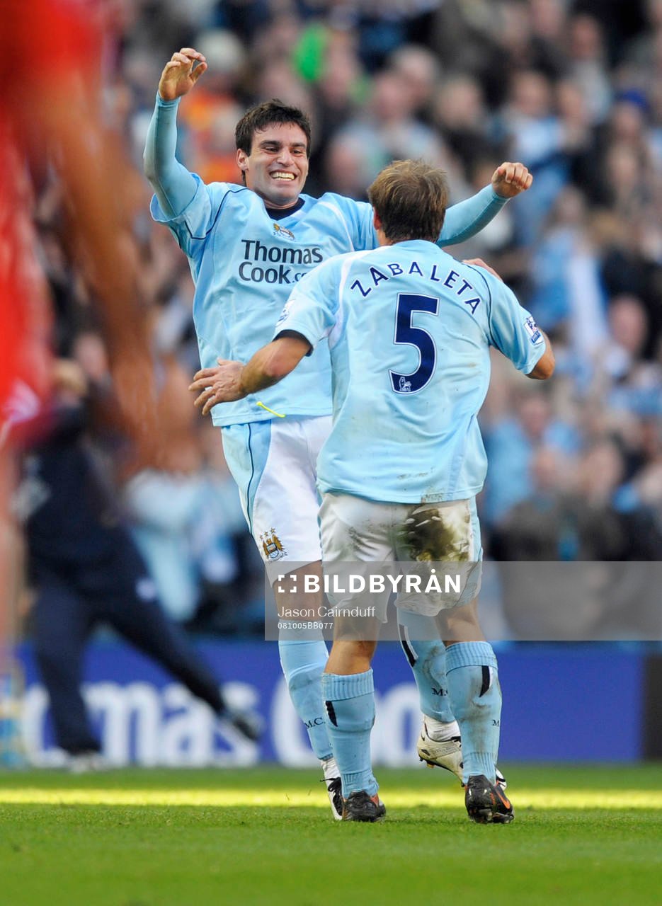  Javier Garrido jubel med Pablo Zabaleta efter mål.
