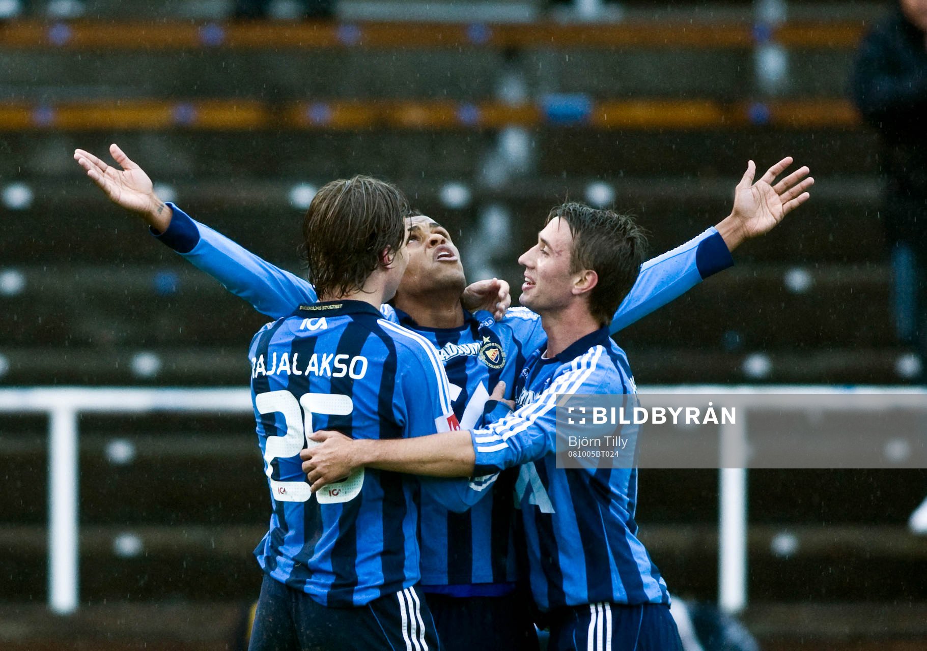 Sebastian Rajalakso, Thiago Quirino Da Silva, och Philip Hellqvist, Djurgården, jubel efter 3-1. 
