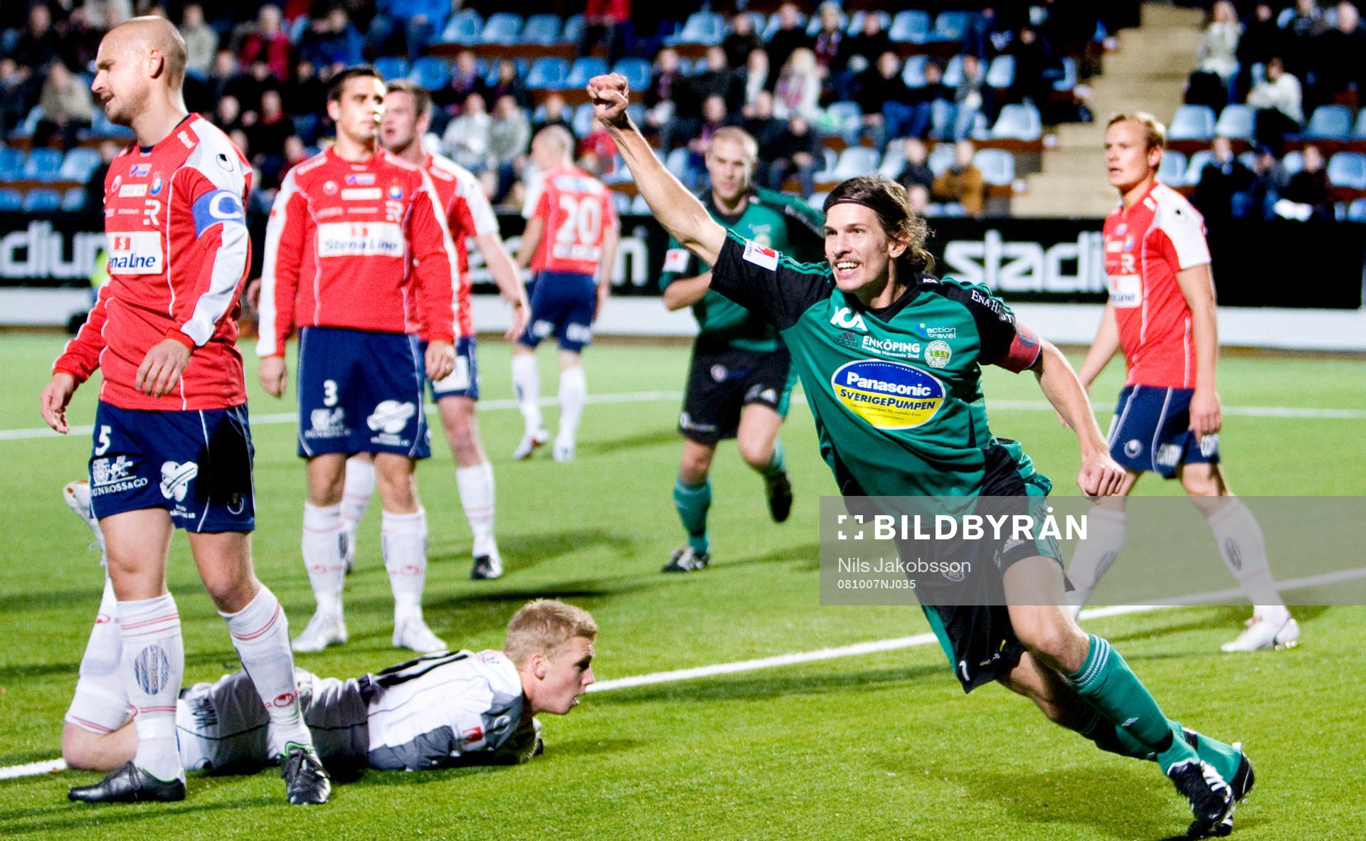  Eric Hammar, Enköping, jubel efter att ha gjort 0-2.