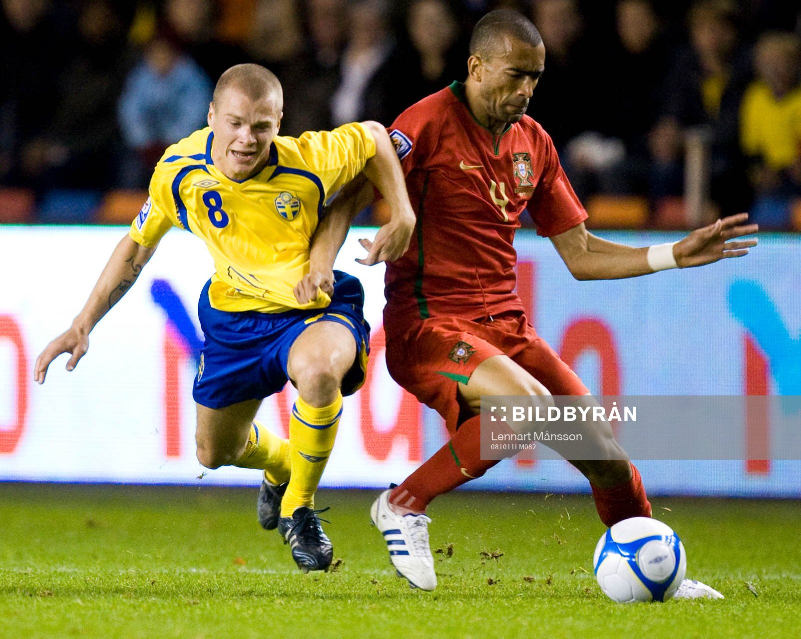José Bosingwa drar Samuel Holmén i tröjan