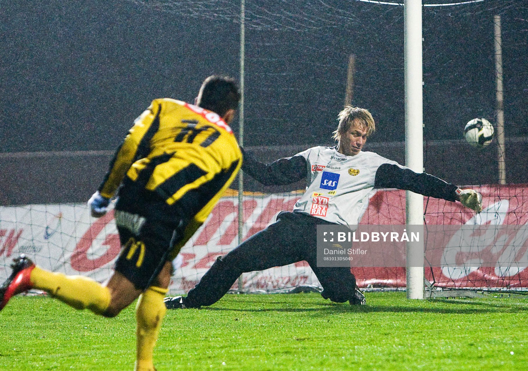 Paulinho sätter 2-0 för Häcken bakom Mattias Asper i