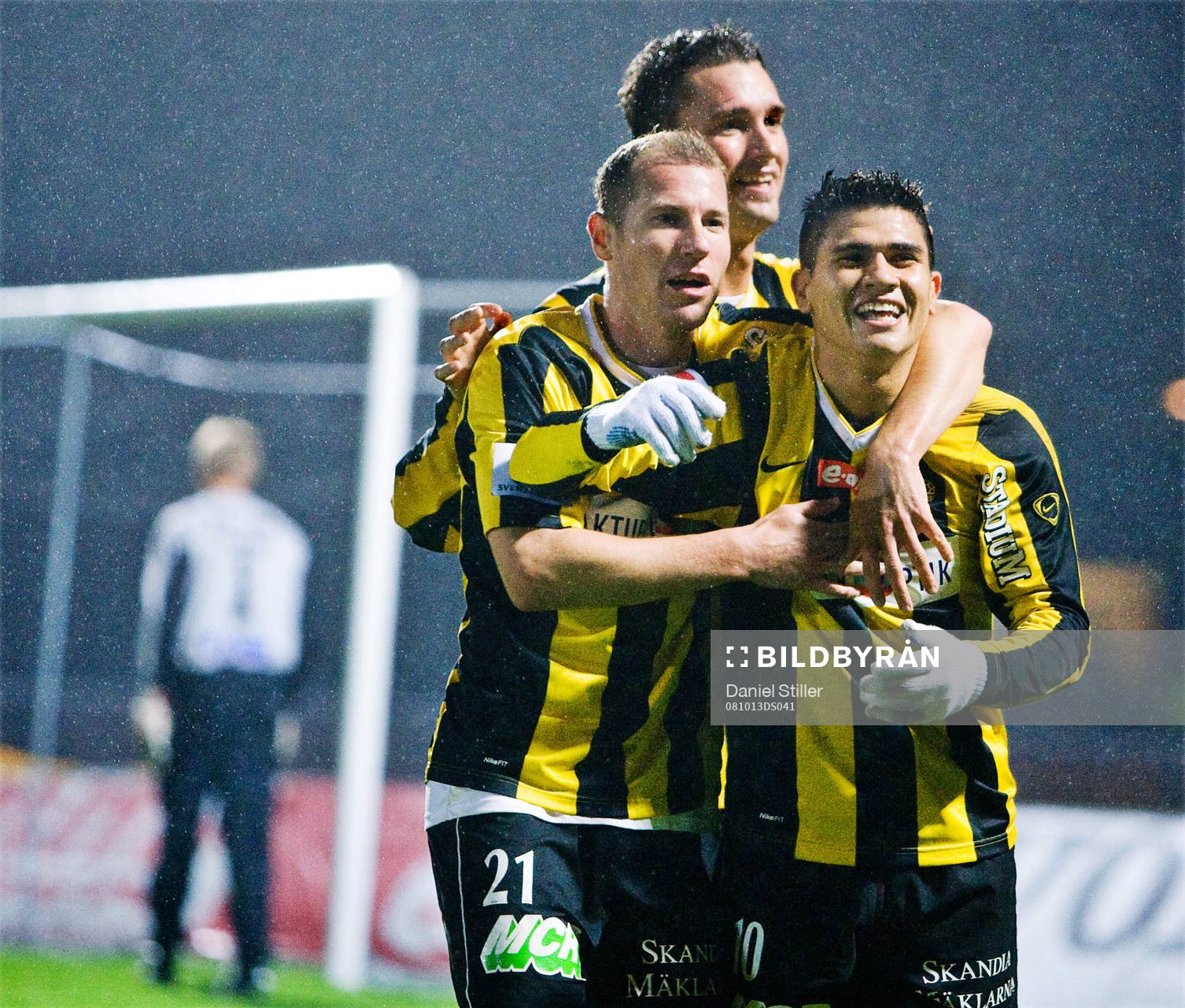  Paulinho sätter 2-0 för Häcken. Jonas Henriksson och Peter Nyström jubel.