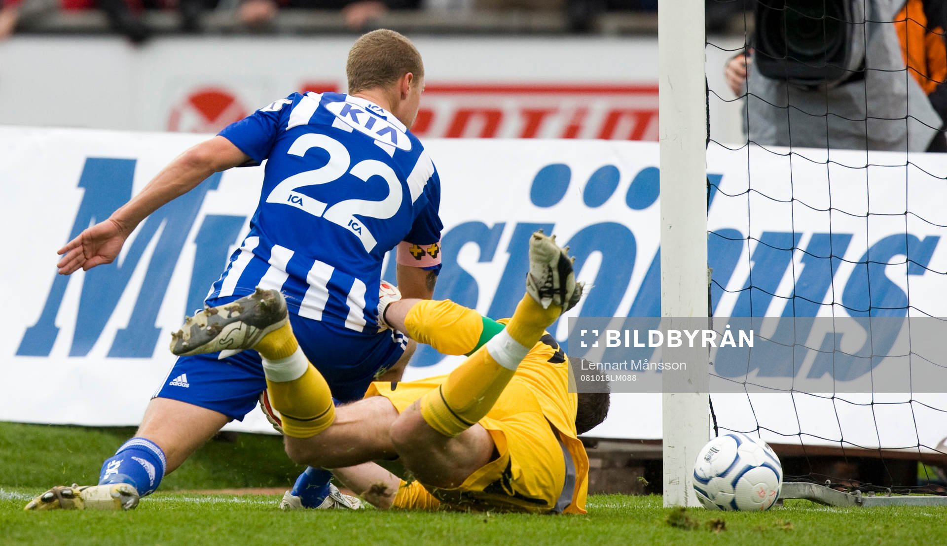 0-1 Ragnar Sigurdsson, som stöter in bollen bakom Petter
